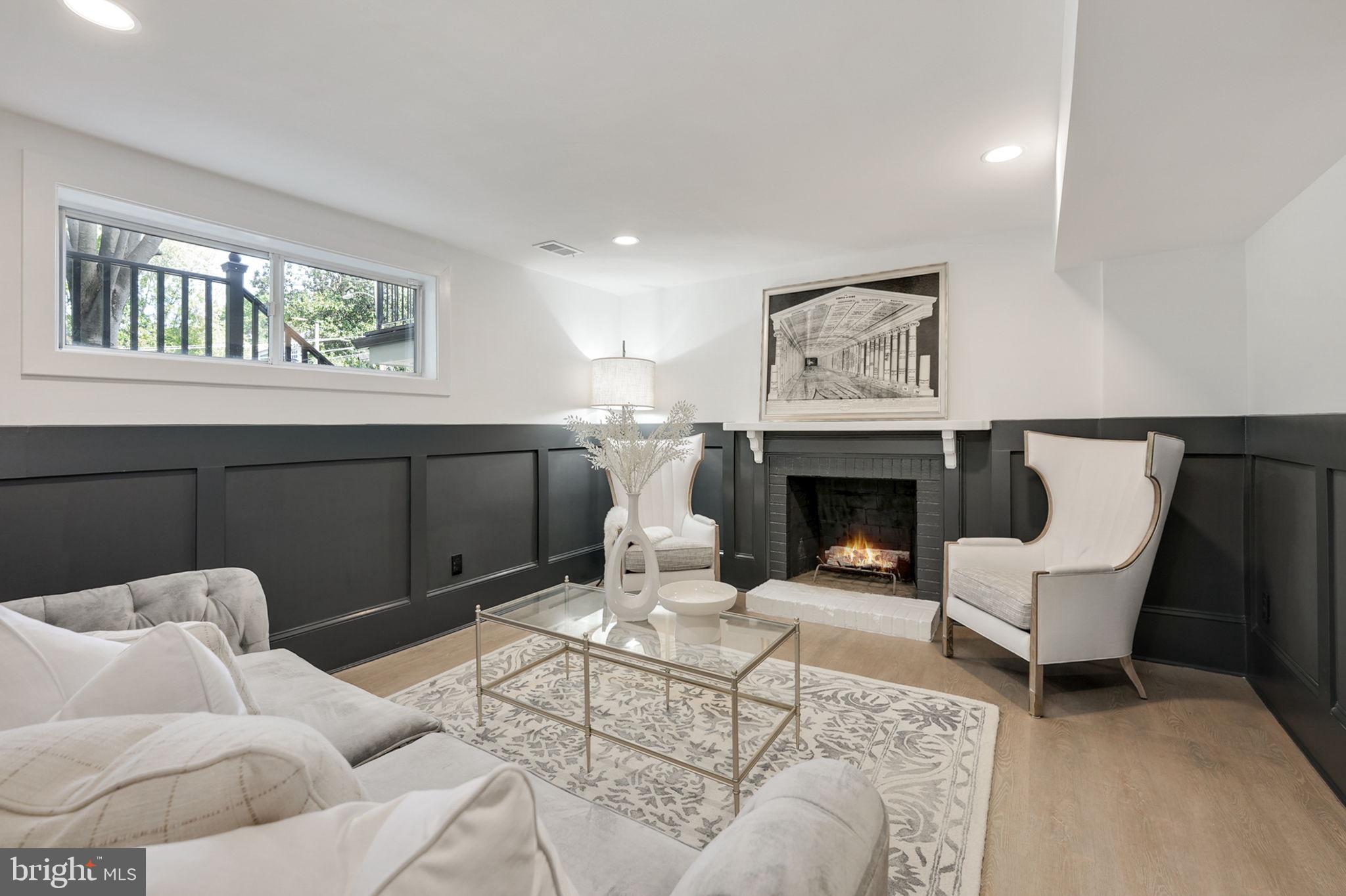 GOLF CLUB MANOR - Residential