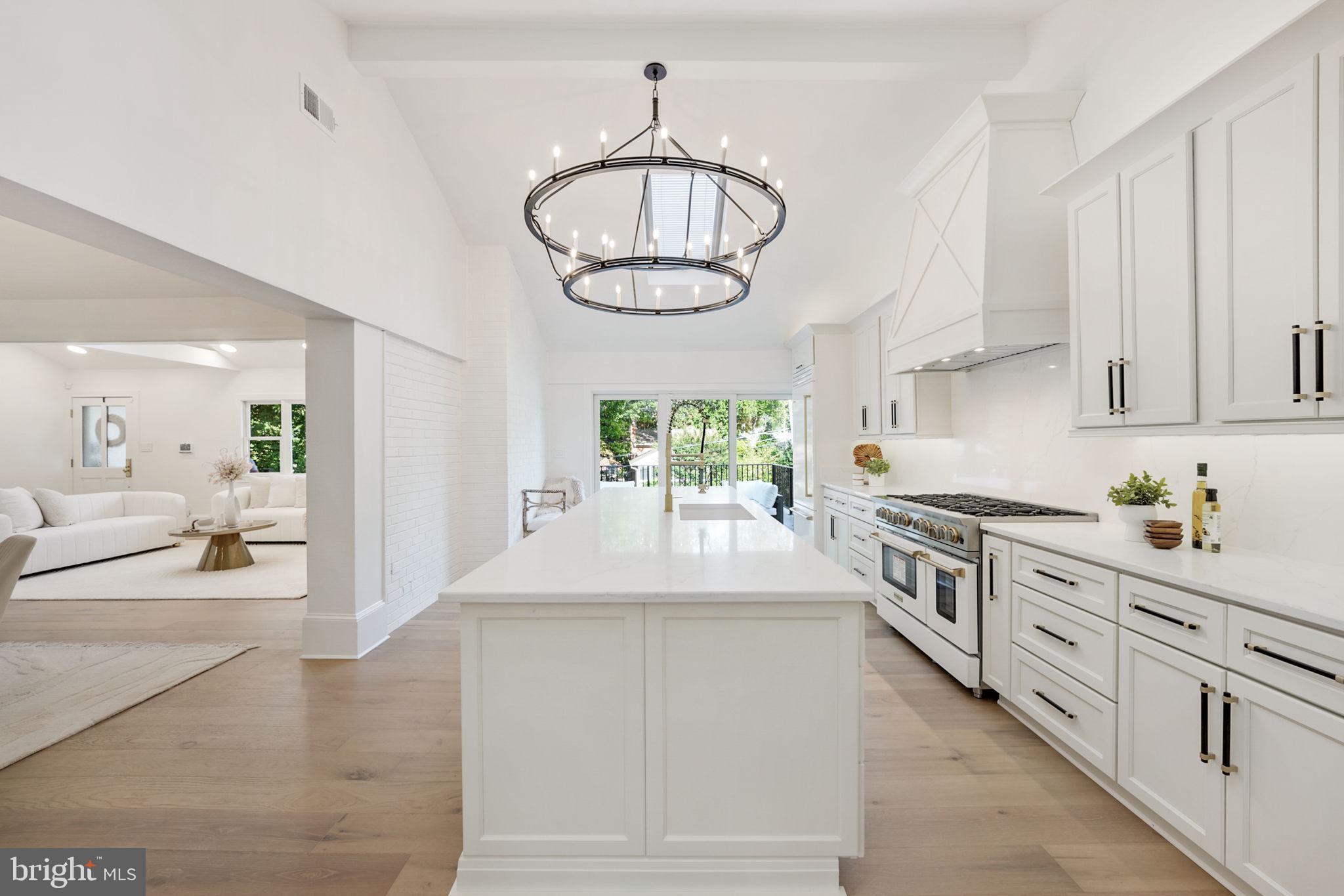 GOLF CLUB MANOR - Residential