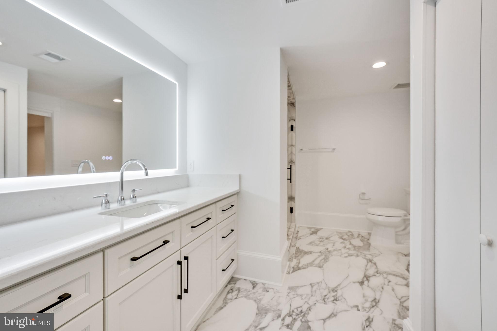 GOLF CLUB MANOR - Residential