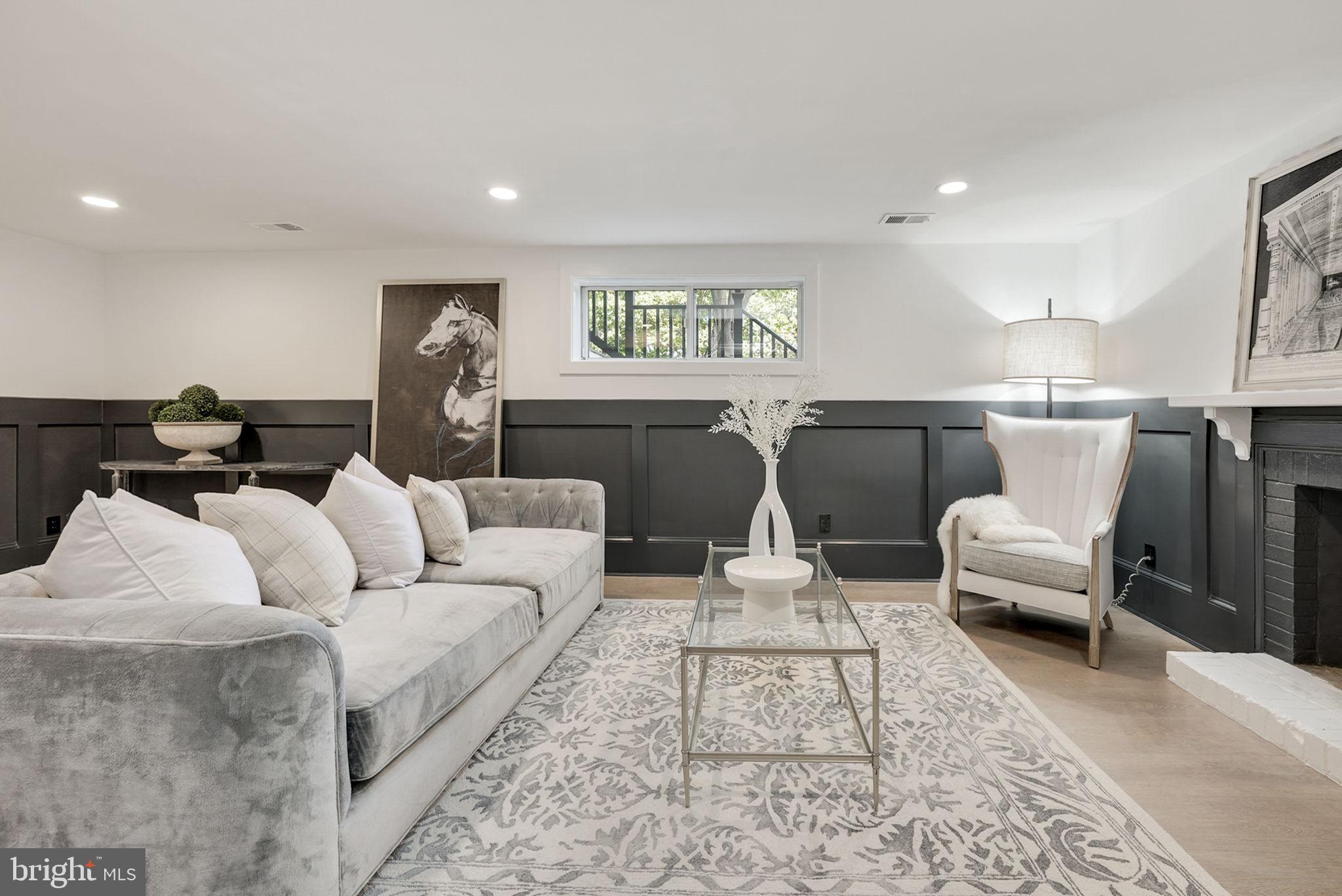 GOLF CLUB MANOR - Residential