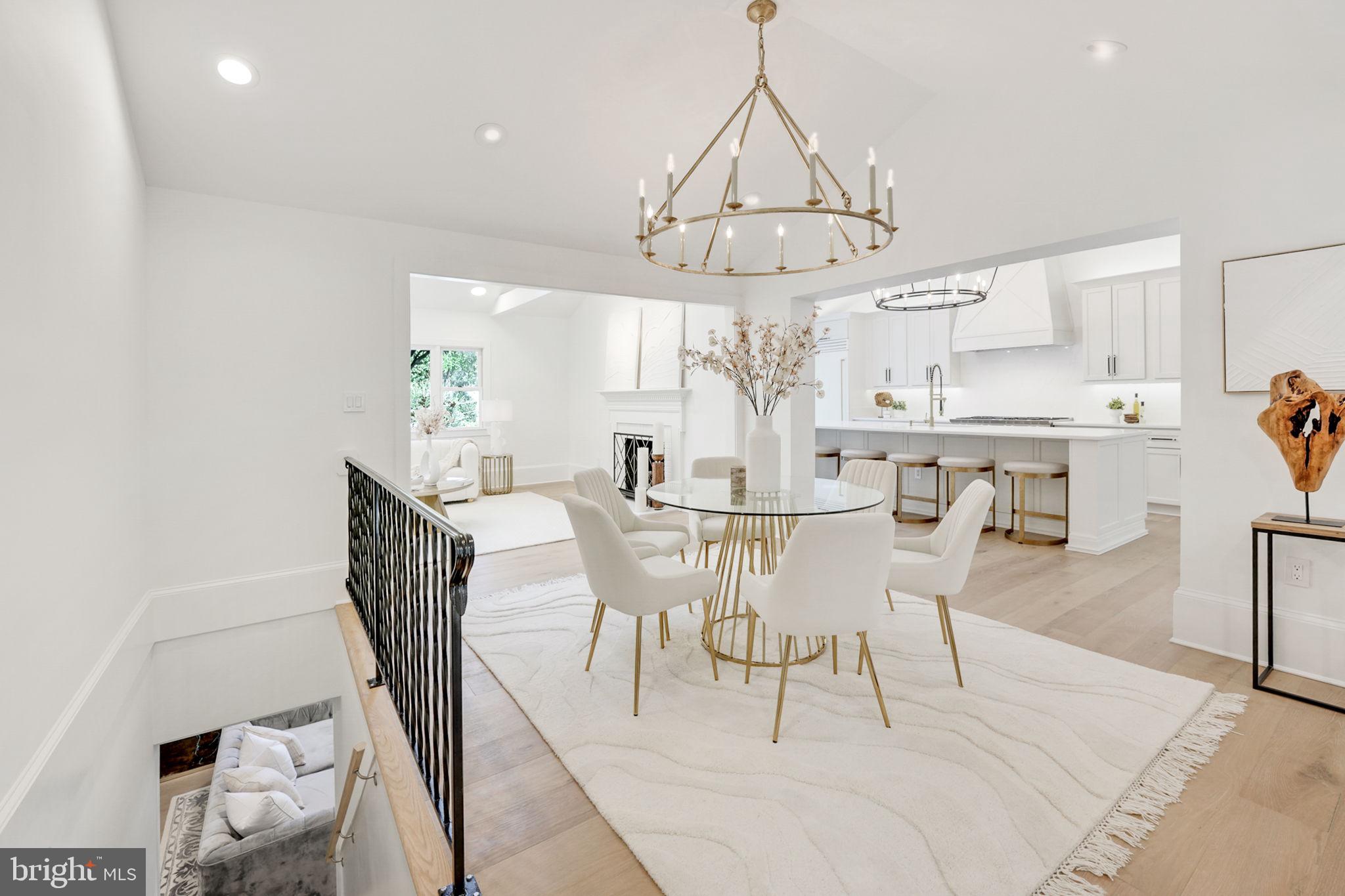 GOLF CLUB MANOR - Residential