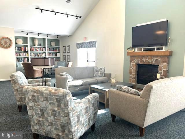 STUARTS KEEP - Residential