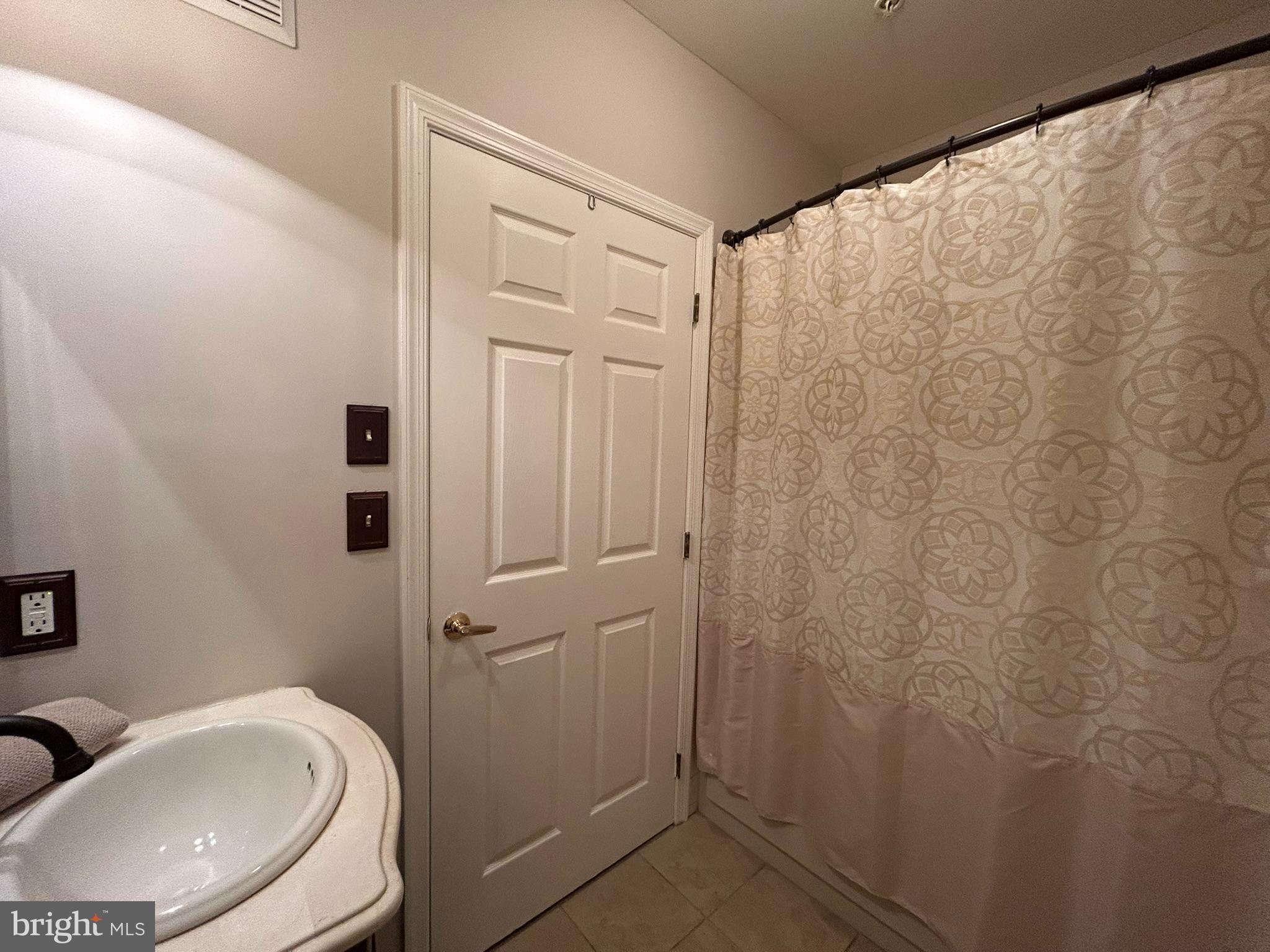 STUARTS KEEP - Residential