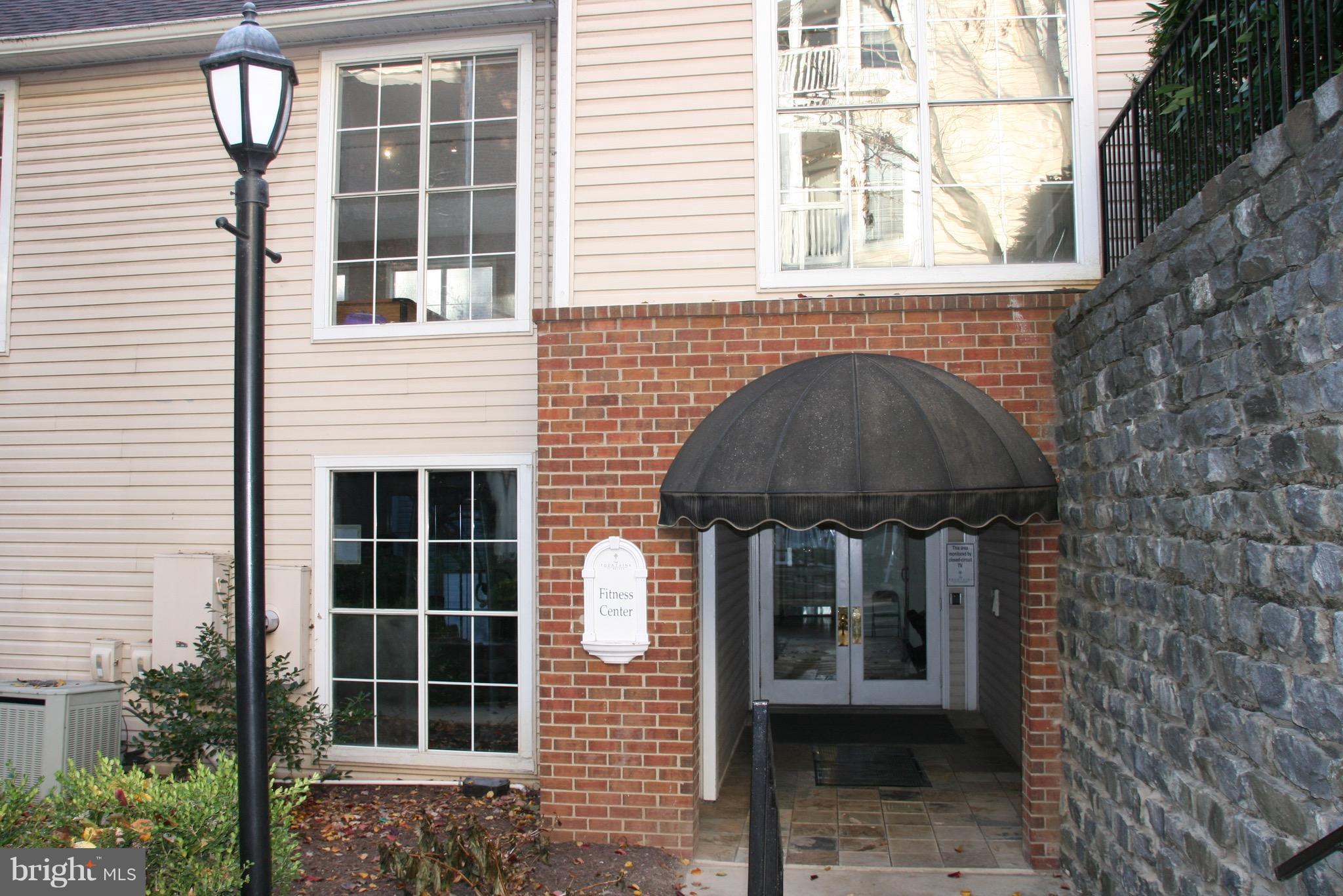 FOUNTAINS AT MCLEAN - Residential Lease