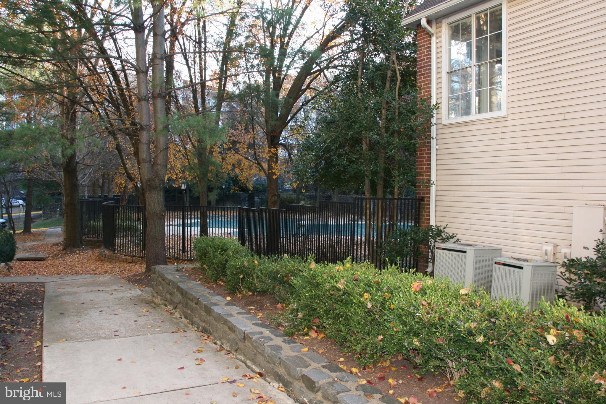 FOUNTAINS AT MCLEAN - Residential Lease