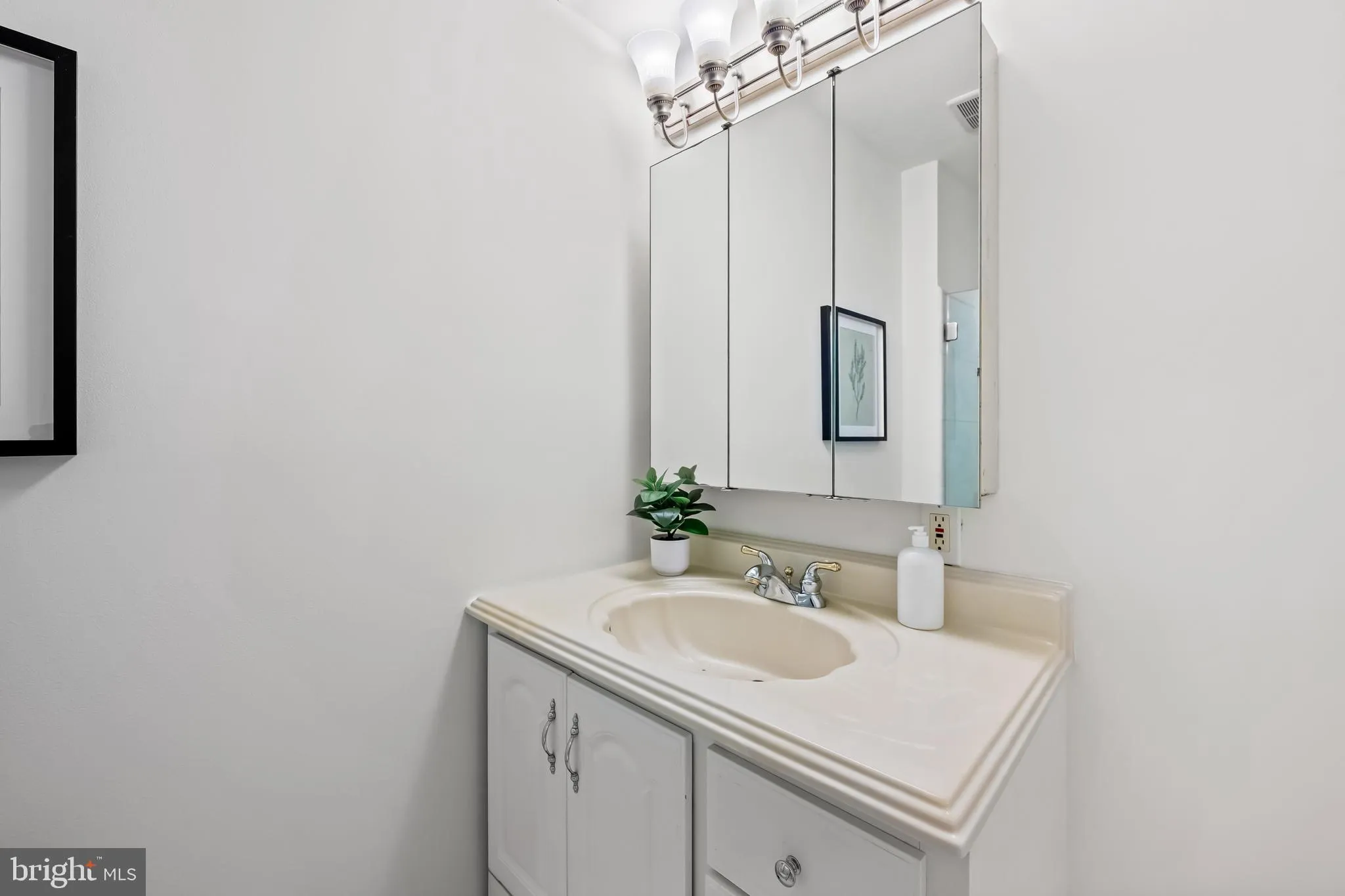 Baltimore, Maryland 21217, United States, 3 Bedrooms Bedrooms, ,4 BathroomsBathrooms,Residential,Active,231907