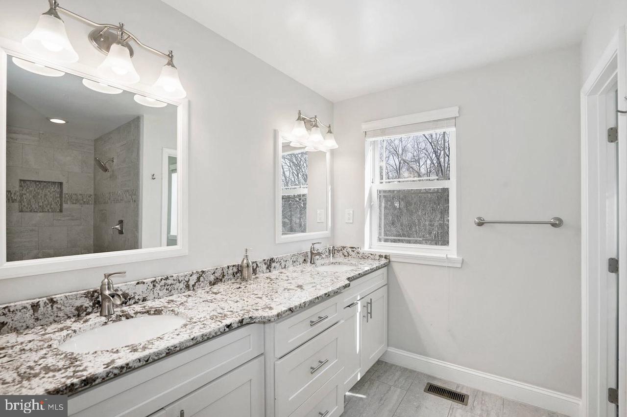 MASON TERRACE - Residential Lease