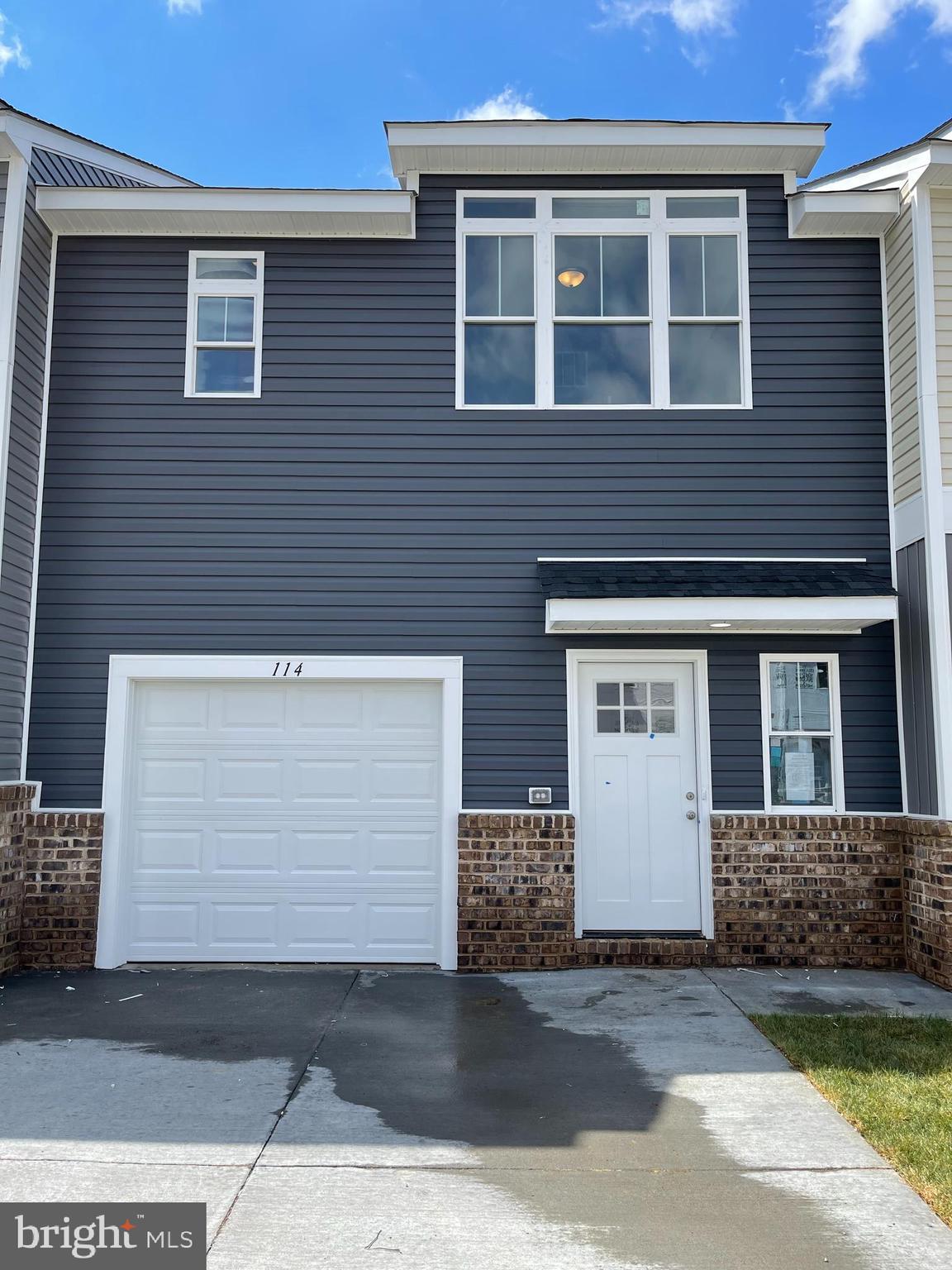 SPRING VALLEY - Residential Lease