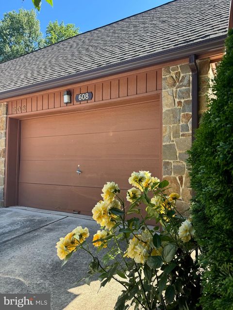 Townhouse For Sale - 608 Dandenog Drive<br/> WILMINGTON, DE 19808