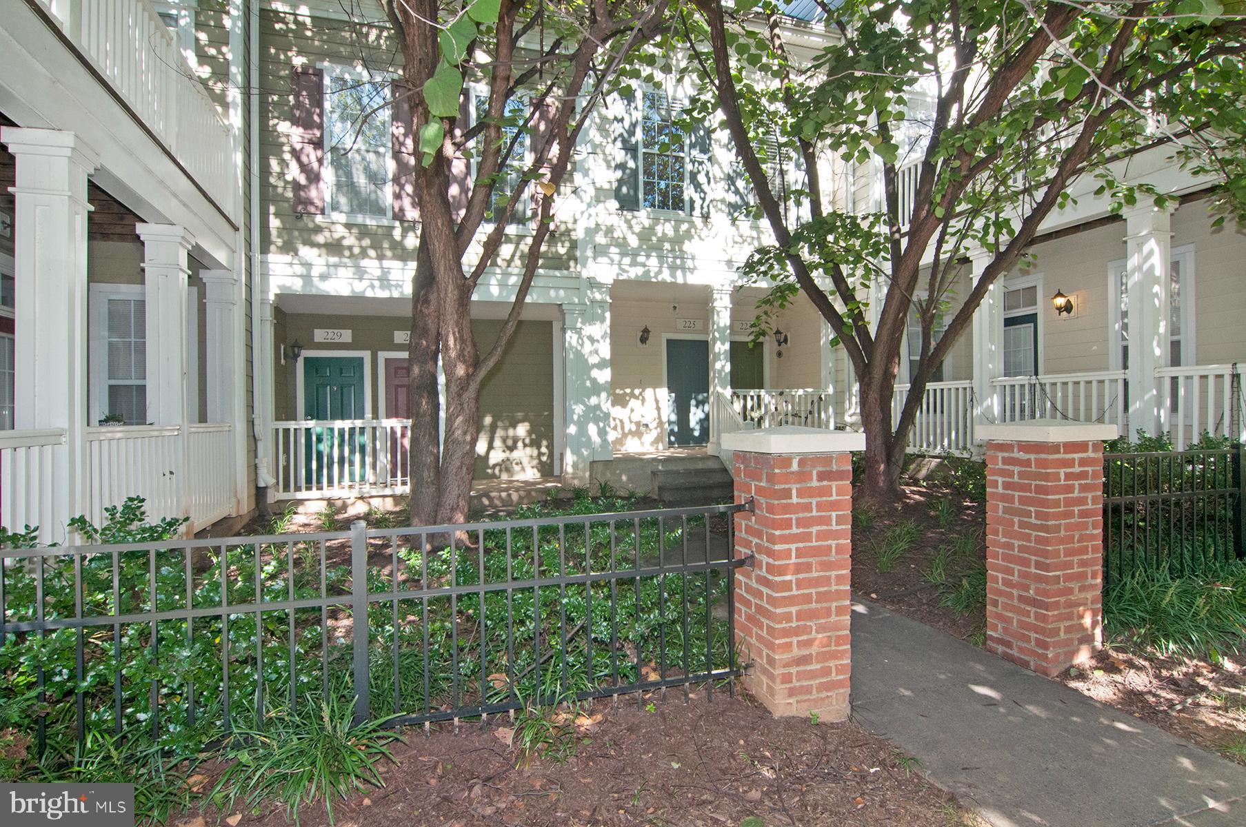 KING FARM - Residential Lease