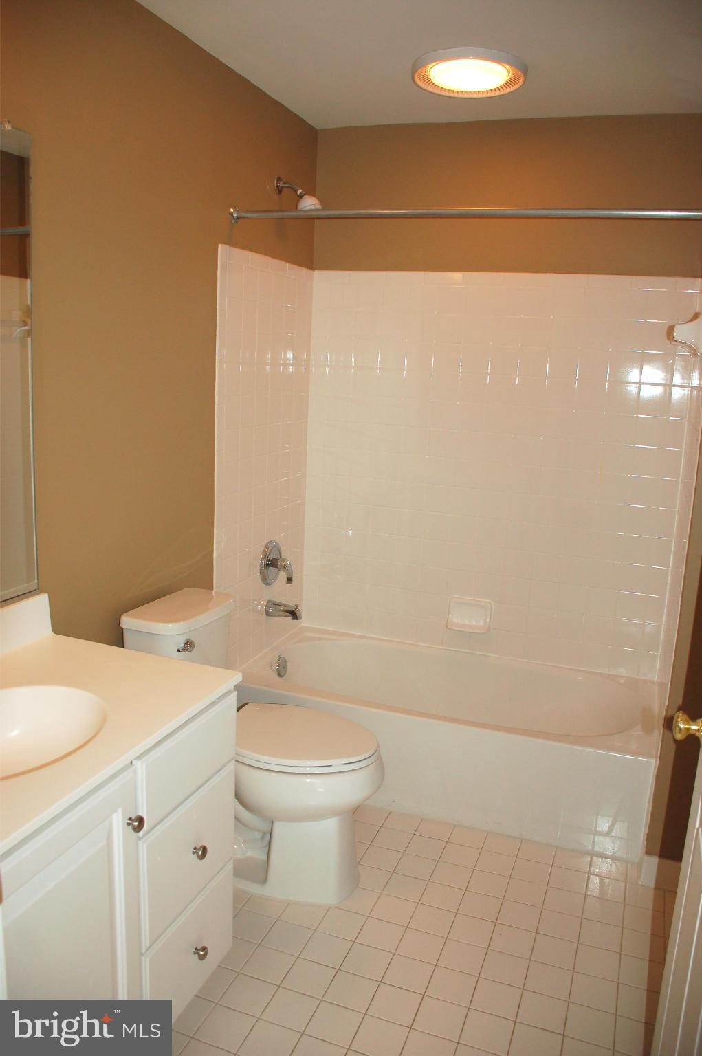 OLD TOWN GREENS - Residential Lease