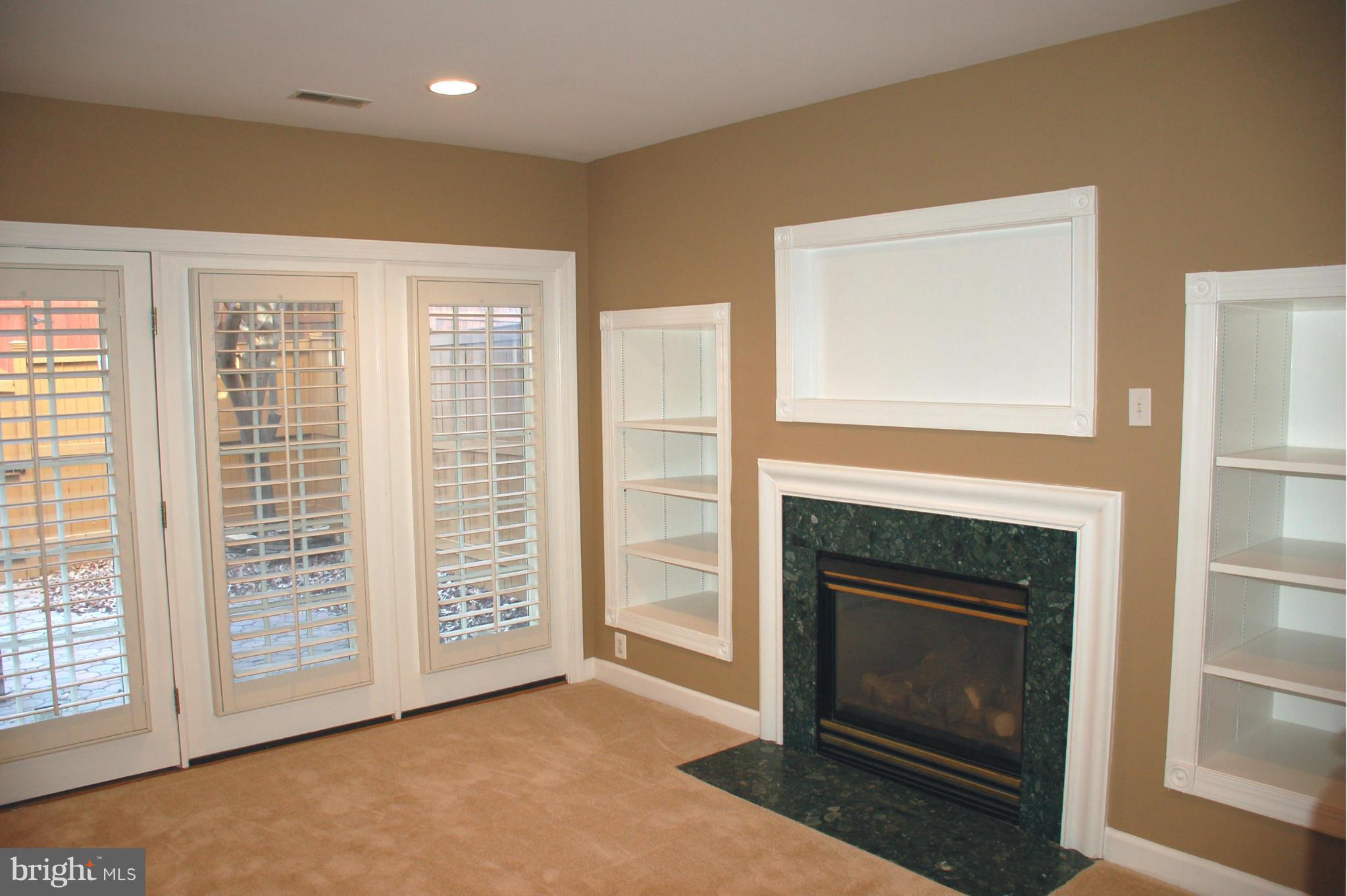 OLD TOWN GREENS - Residential Lease