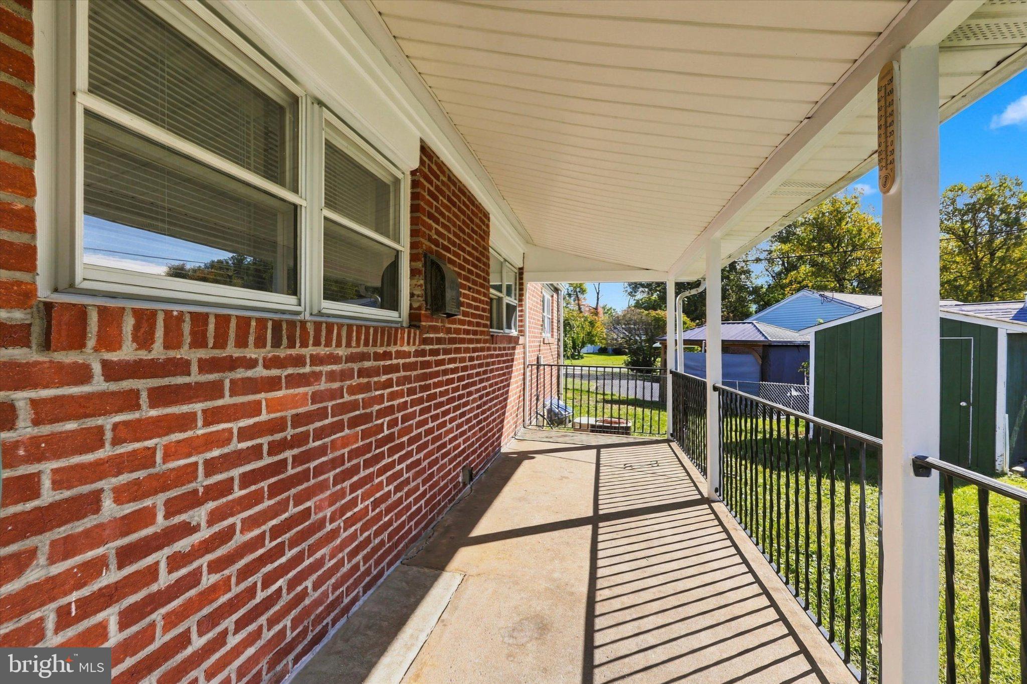 2105 N BENT LANE
