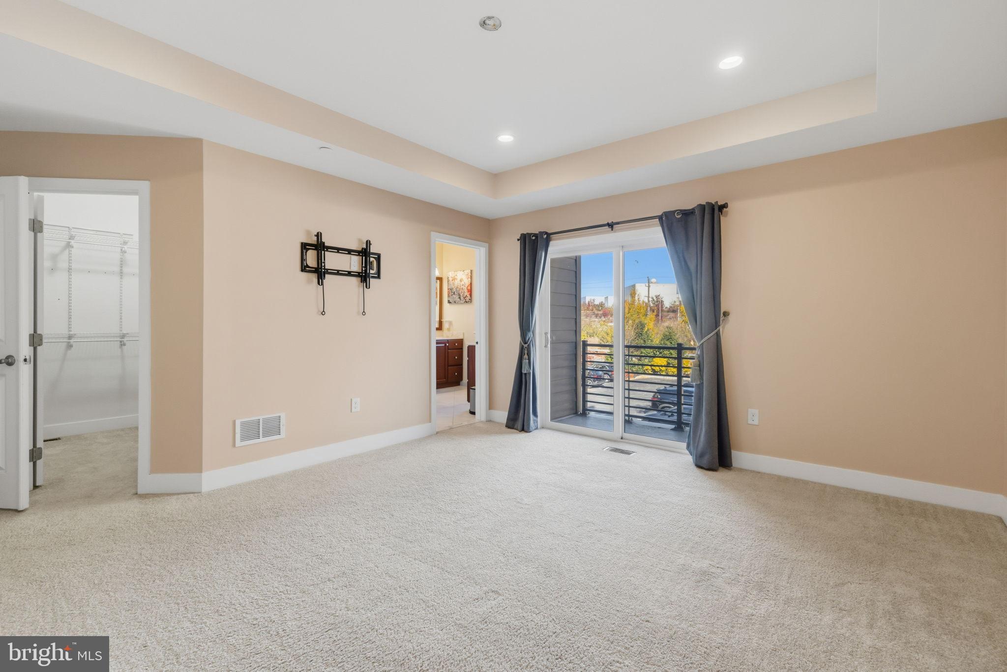 BROWNSTONES AT VF - Residential