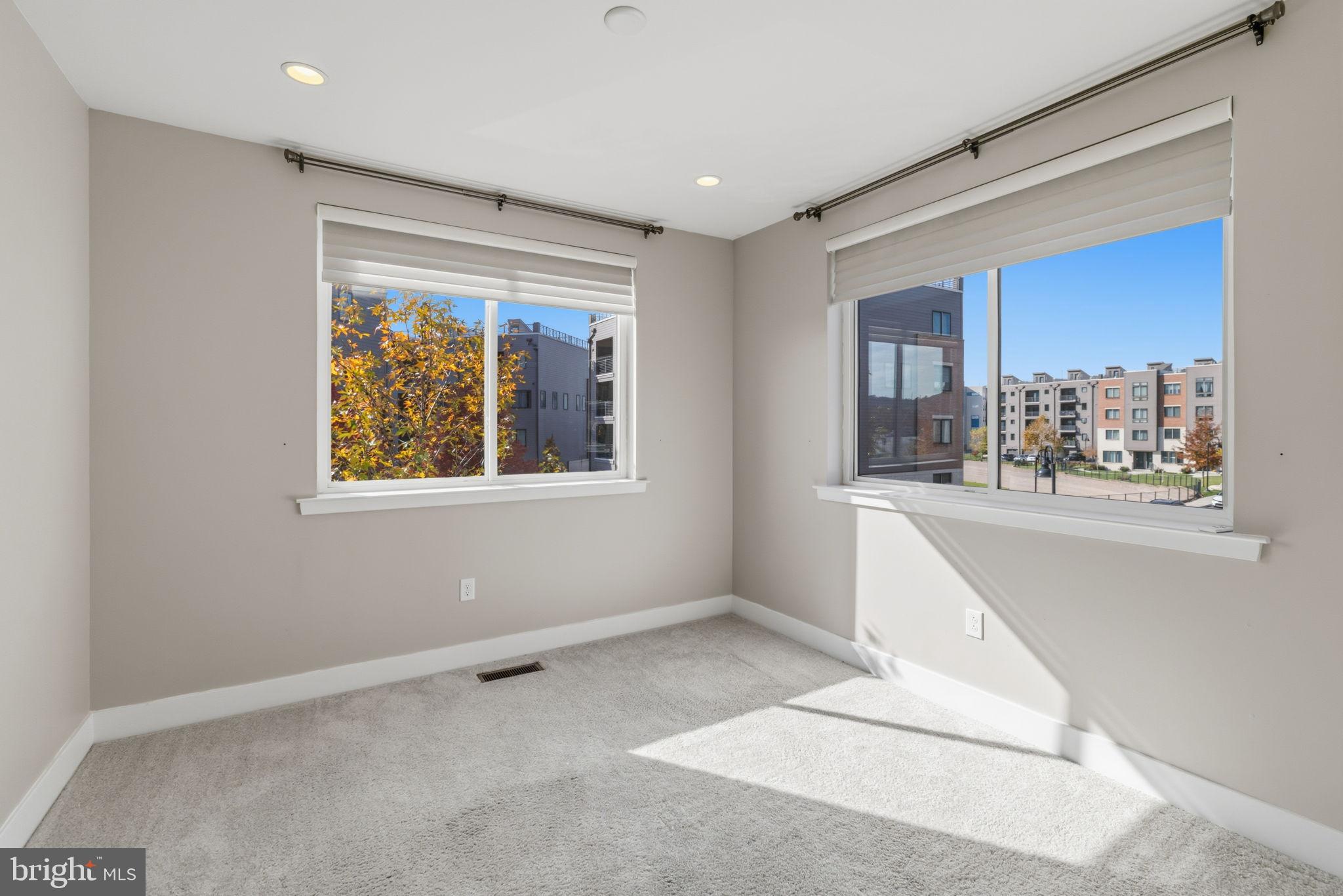 BROWNSTONES AT VF - Residential