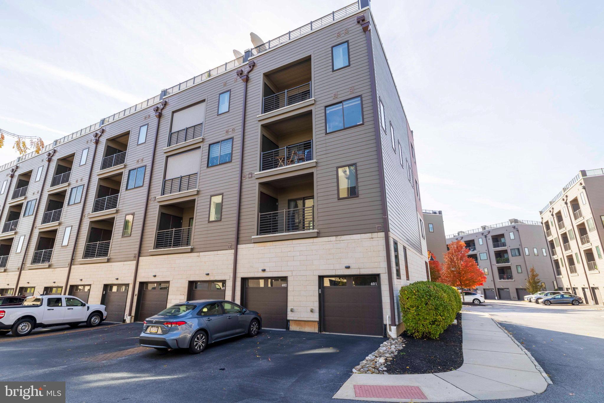 BROWNSTONES AT VF - Residential