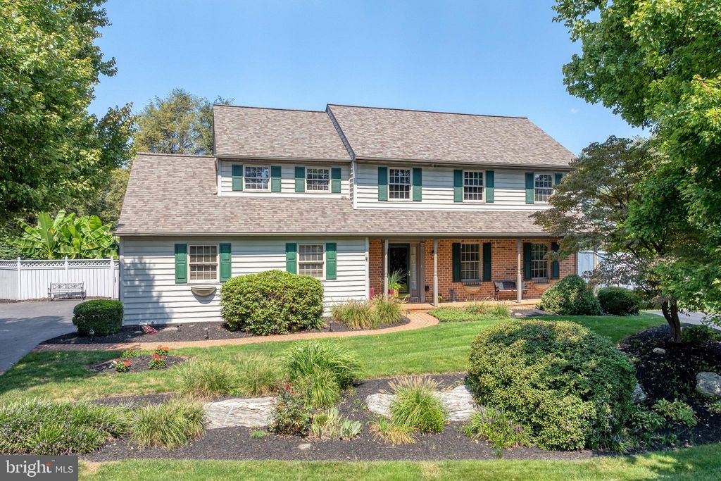 Photo of 1012 Stonemanor Drive, Lancaster, PA 17603 (MLS # PALA2055696)