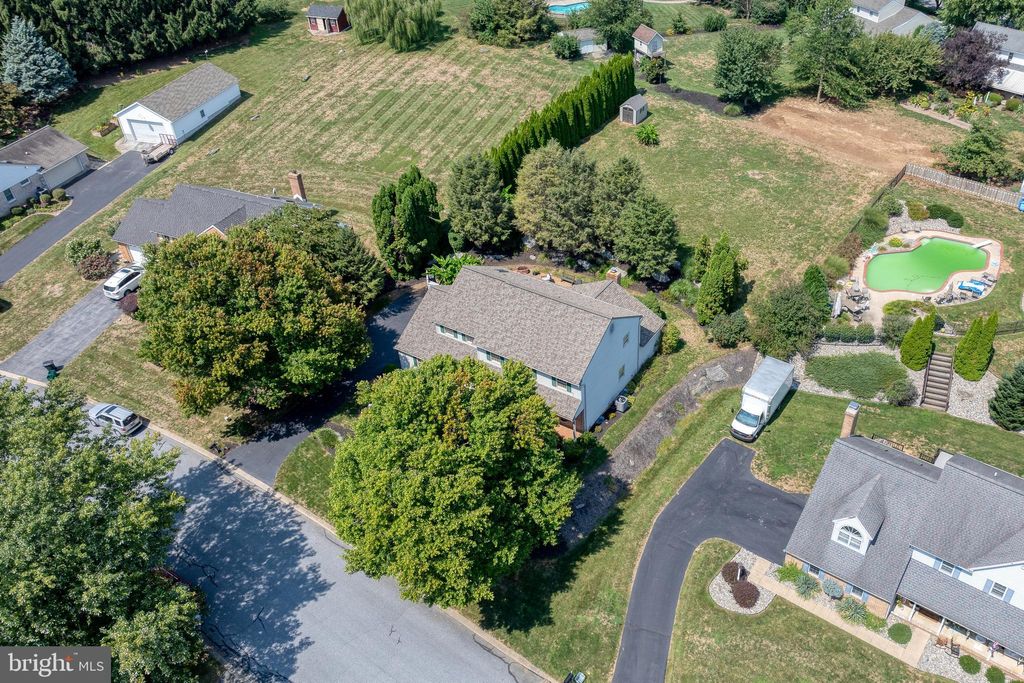 Photo of 1012 Stonemanor Drive, Lancaster, PA 17603 (MLS # PALA2055696)