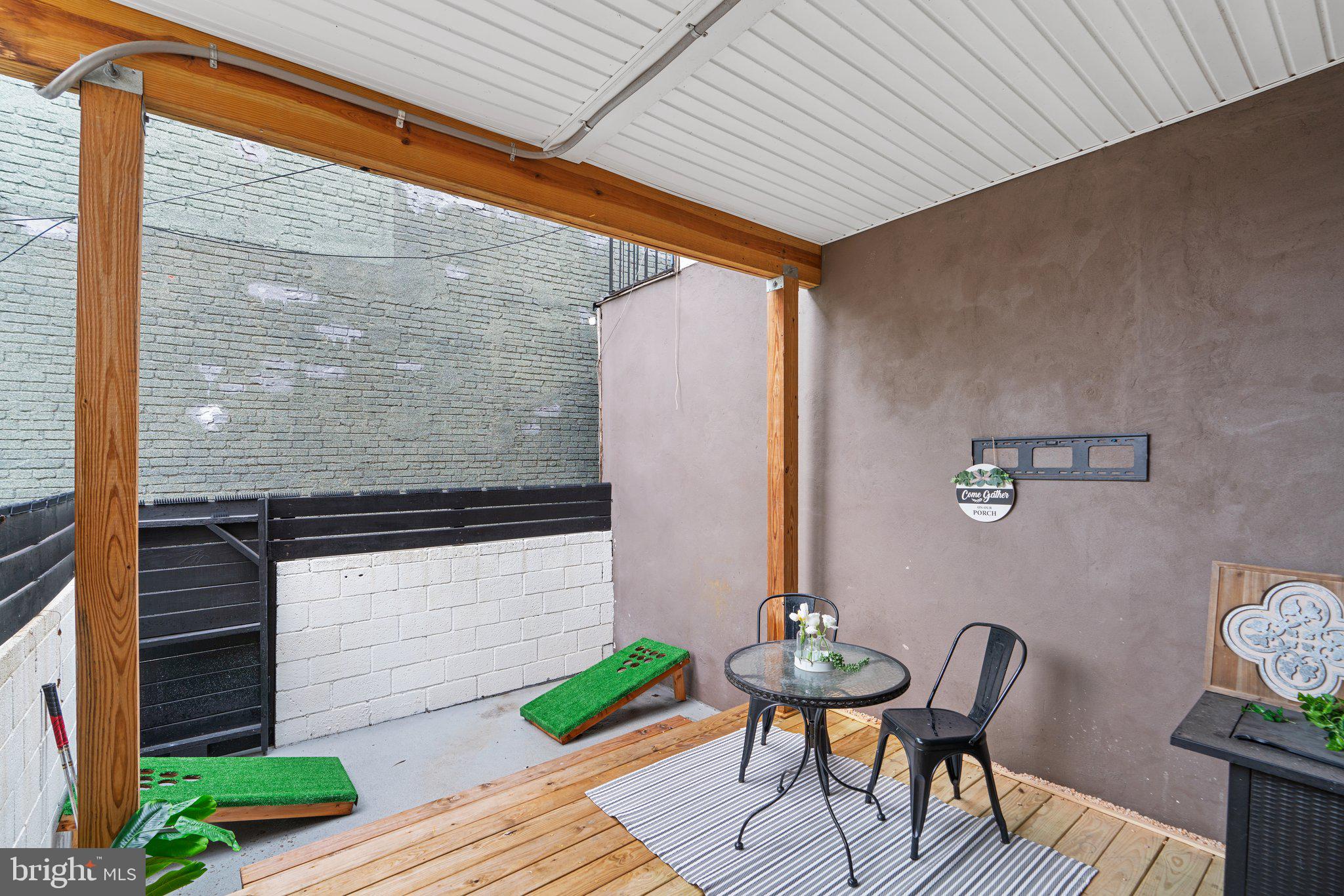 HIGHLANDTOWN - Residential