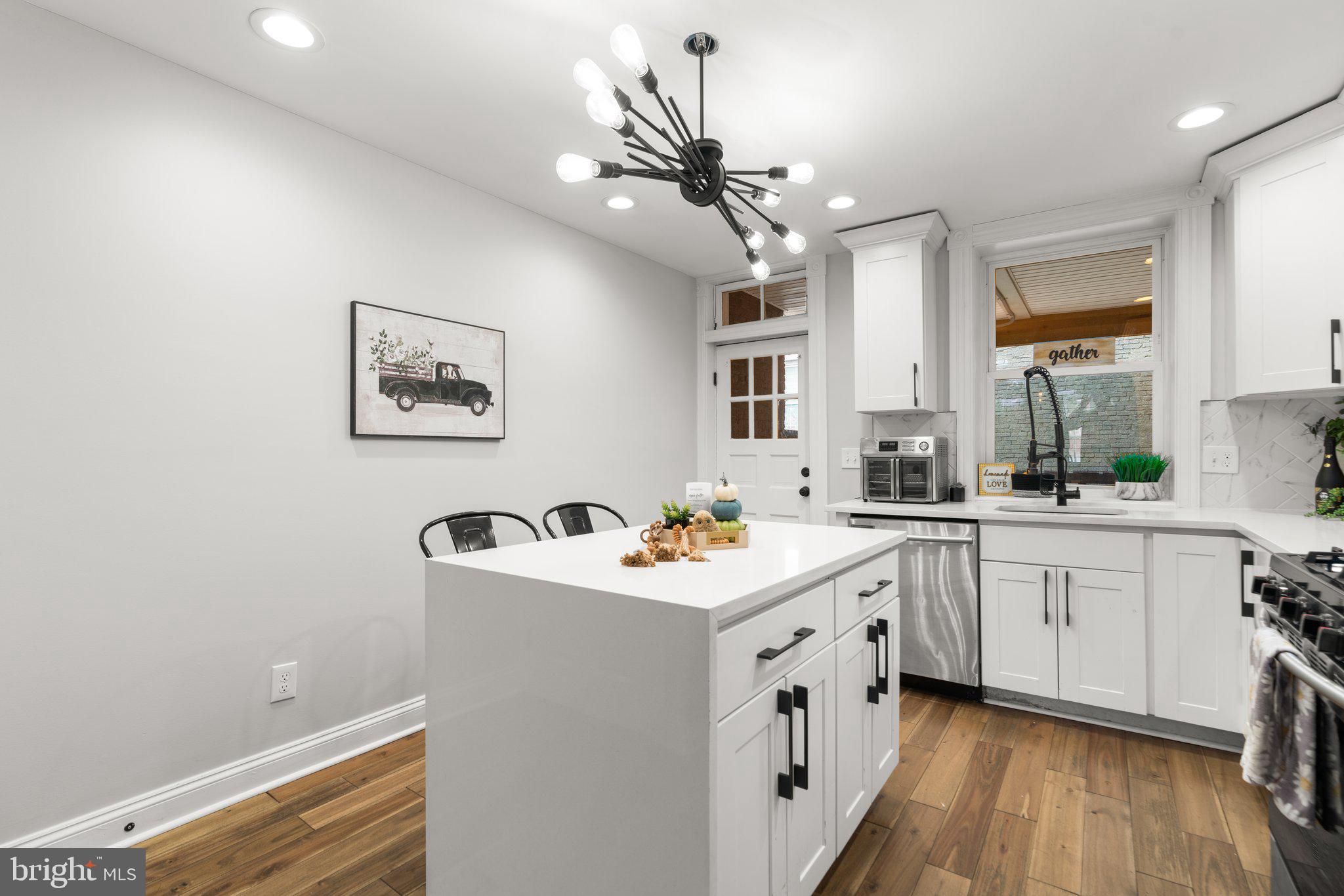 HIGHLANDTOWN - Residential