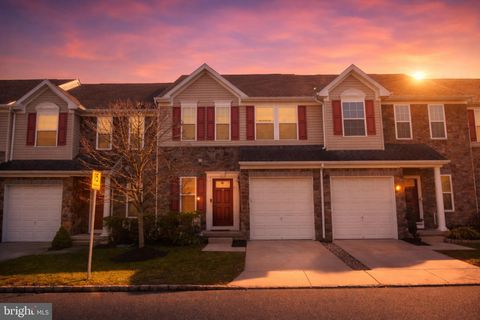 Photo of 7 Franklin Circle, SOMERDALE, NJ 08083 (MLS # NJCD2116034)