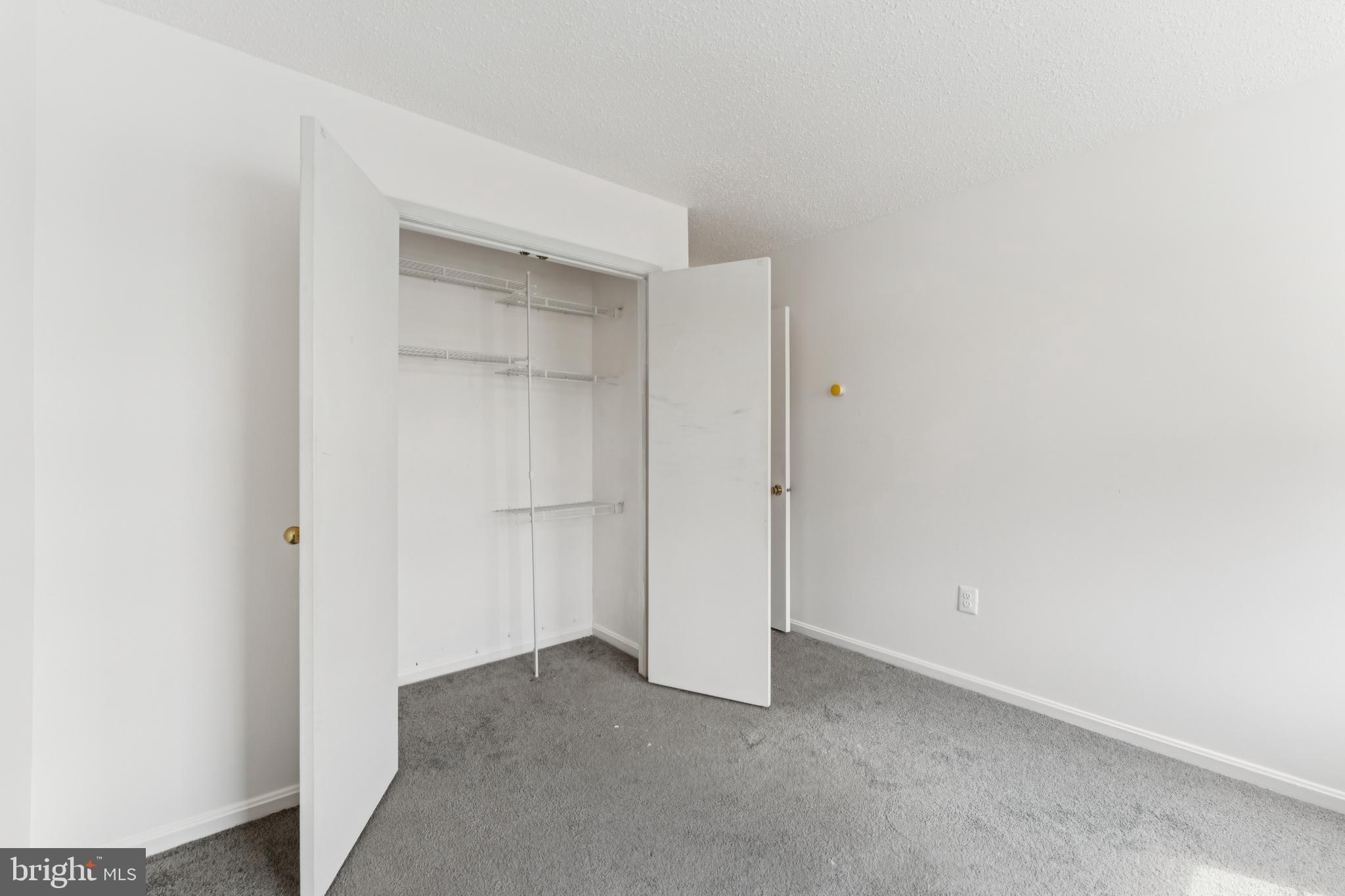 VALLEY STREAM ESTATES - Residential Lease