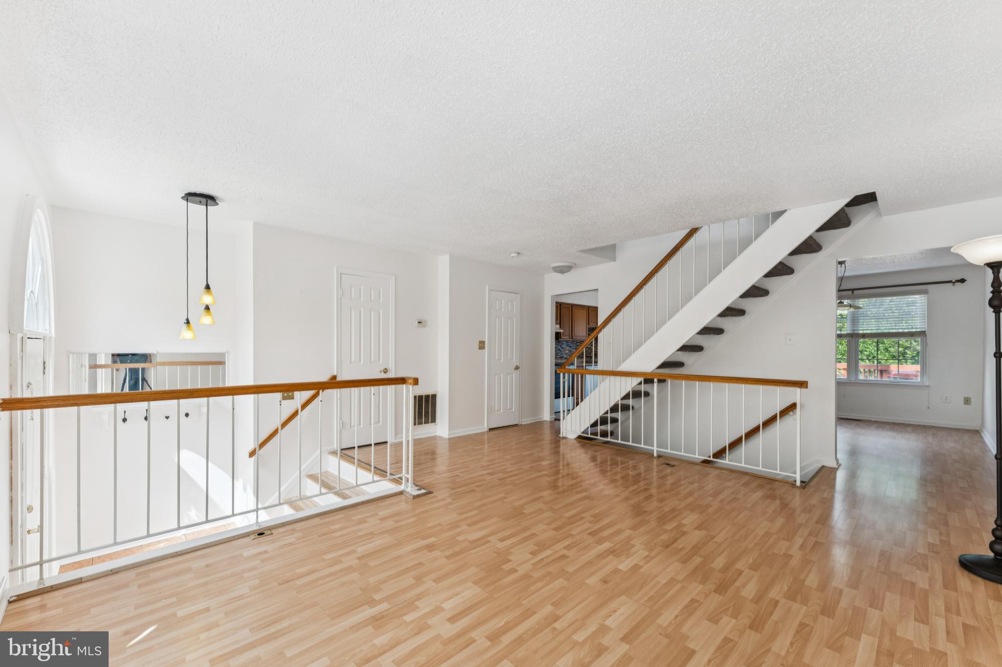 VALLEY STREAM ESTATES - Residential Lease