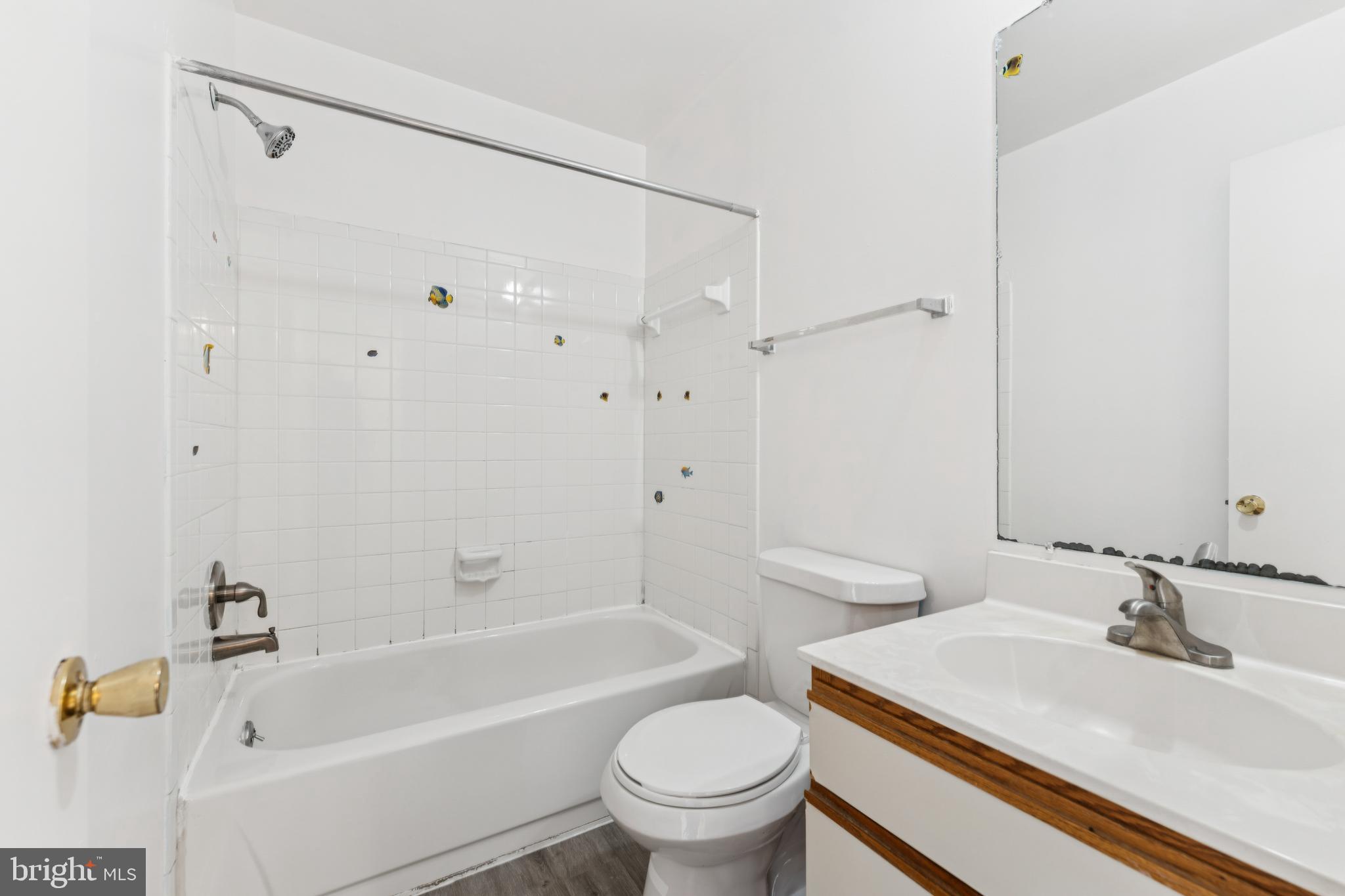 VALLEY STREAM ESTATES - Residential Lease