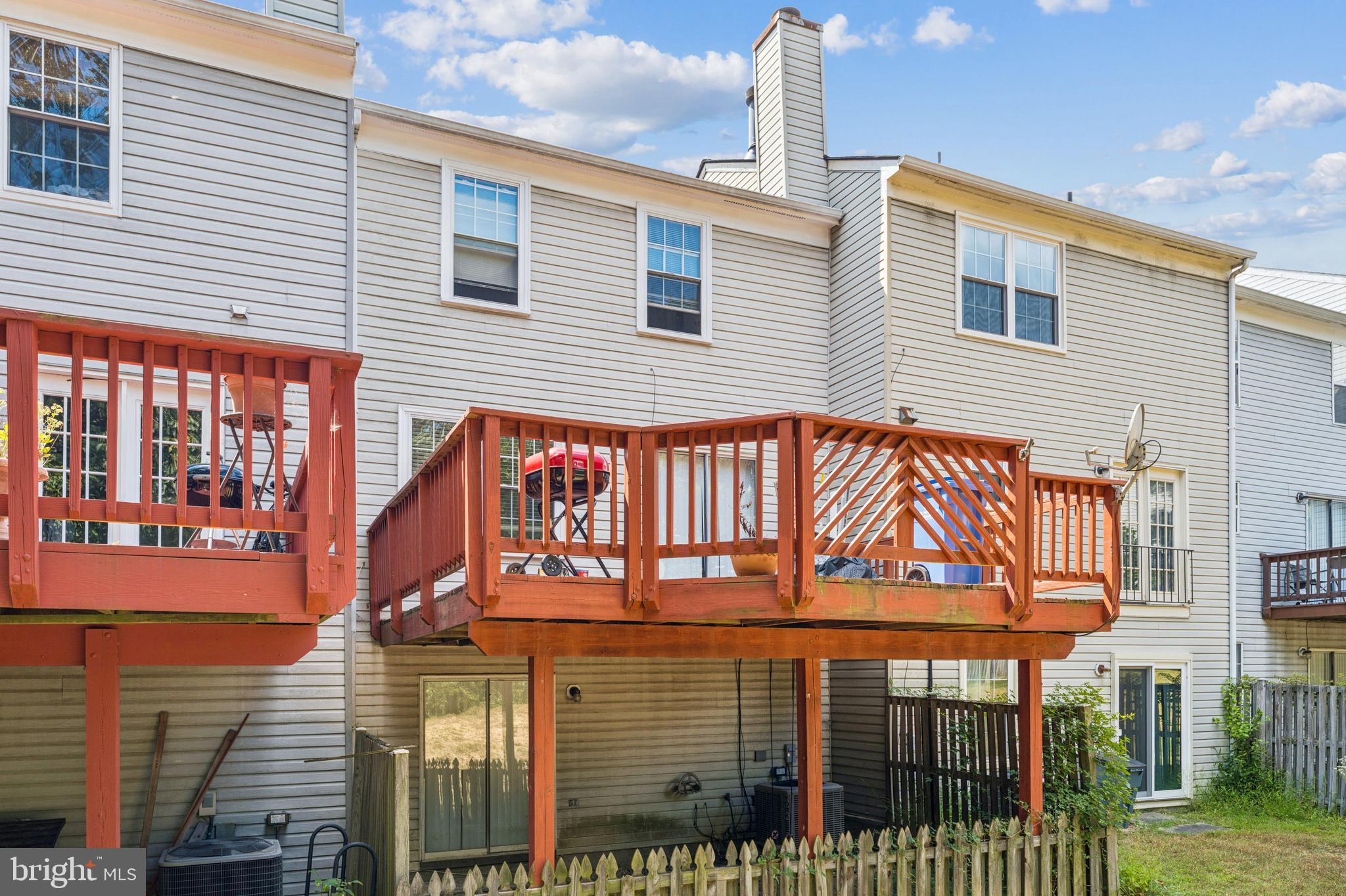 VALLEY STREAM ESTATES - Residential Lease