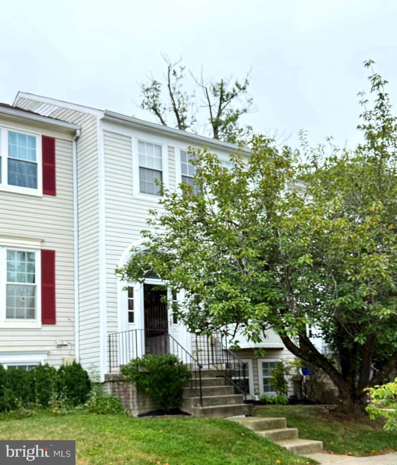 VALLEY STREAM ESTATES - Residential Lease