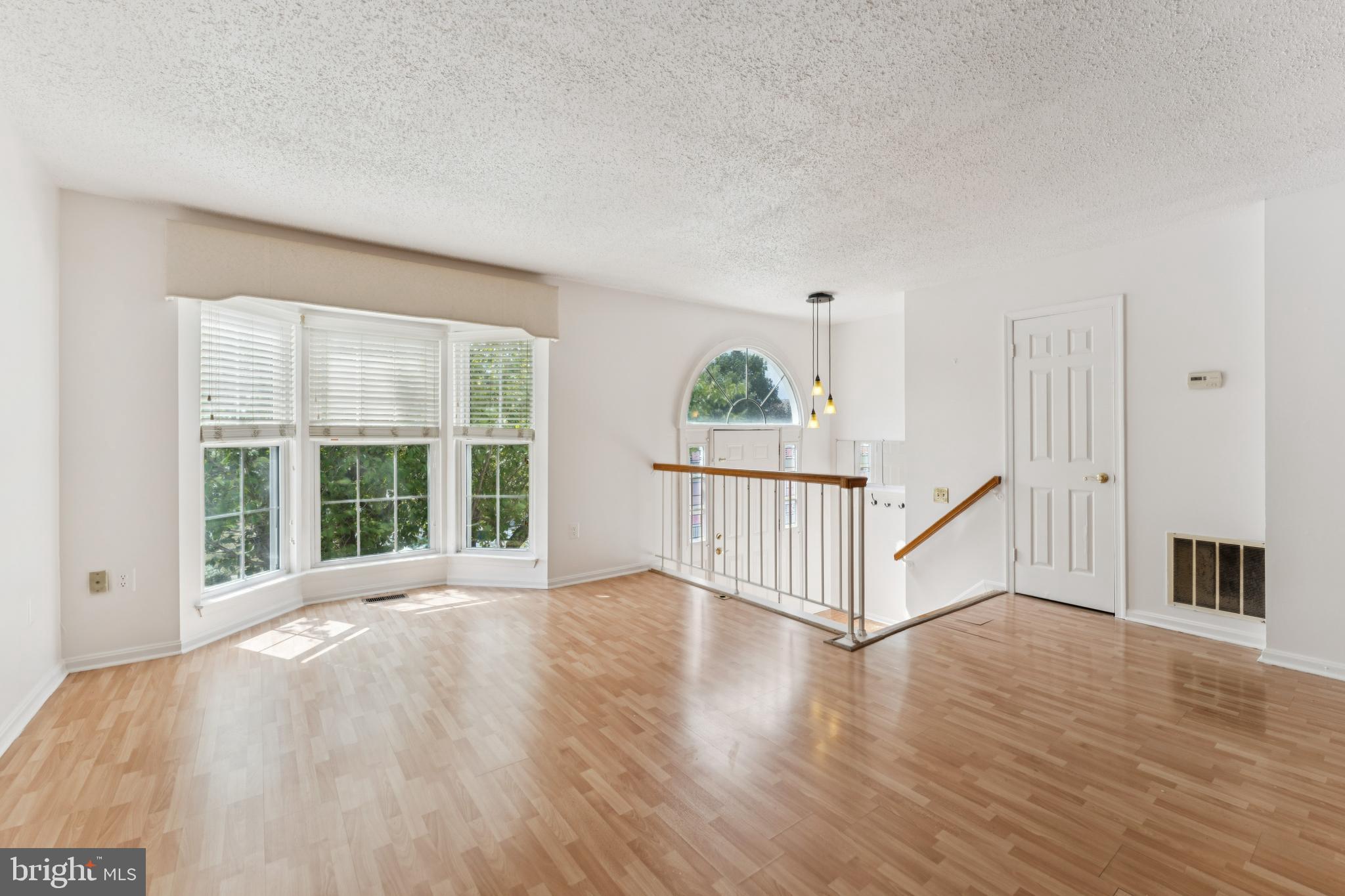 VALLEY STREAM ESTATES - Residential Lease