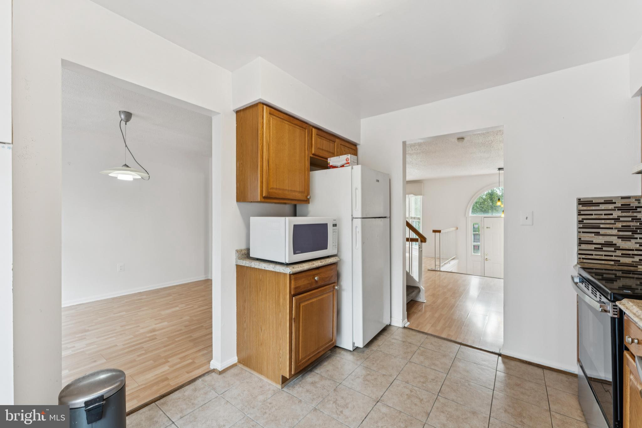 VALLEY STREAM ESTATES - Residential Lease