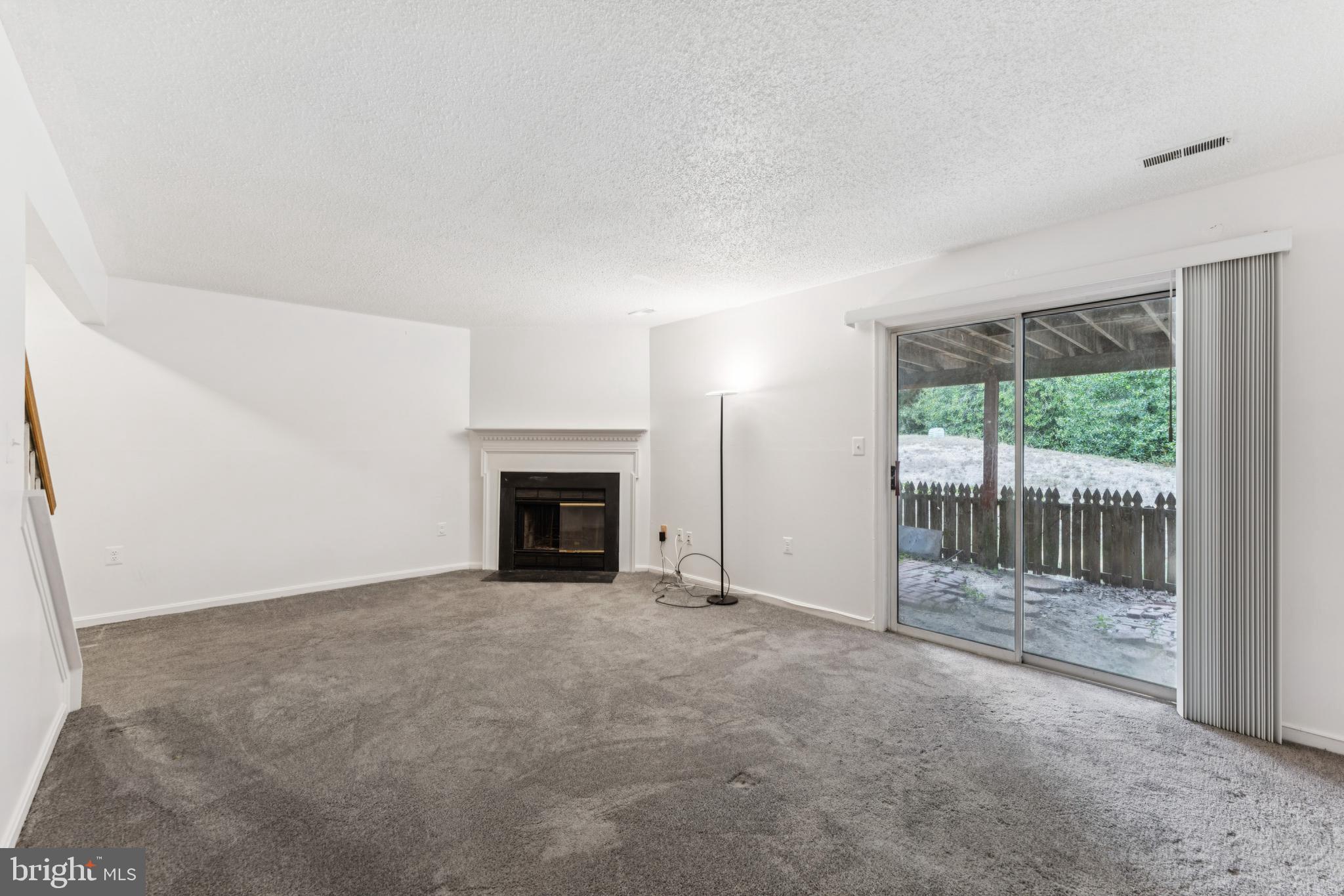 VALLEY STREAM ESTATES - Residential Lease