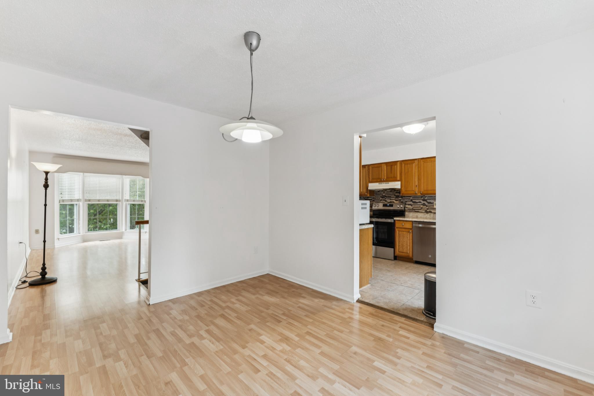 VALLEY STREAM ESTATES - Residential Lease