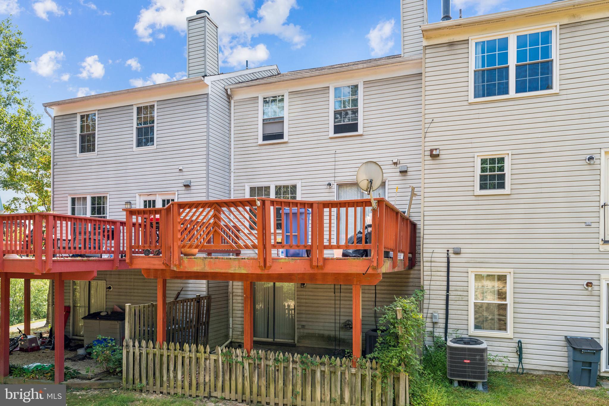 VALLEY STREAM ESTATES - Residential Lease