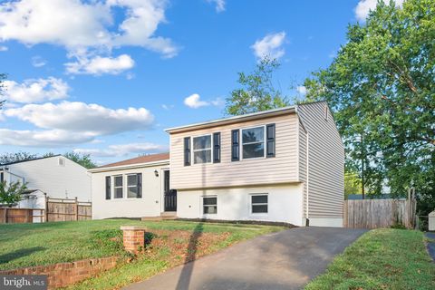 8516 CAVALRY LANE MANASSAS VA 20110