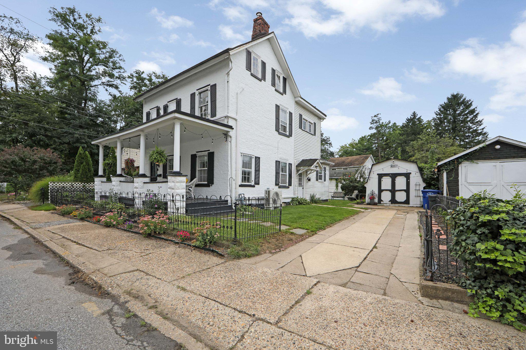 303 VAN SCIVER STREET