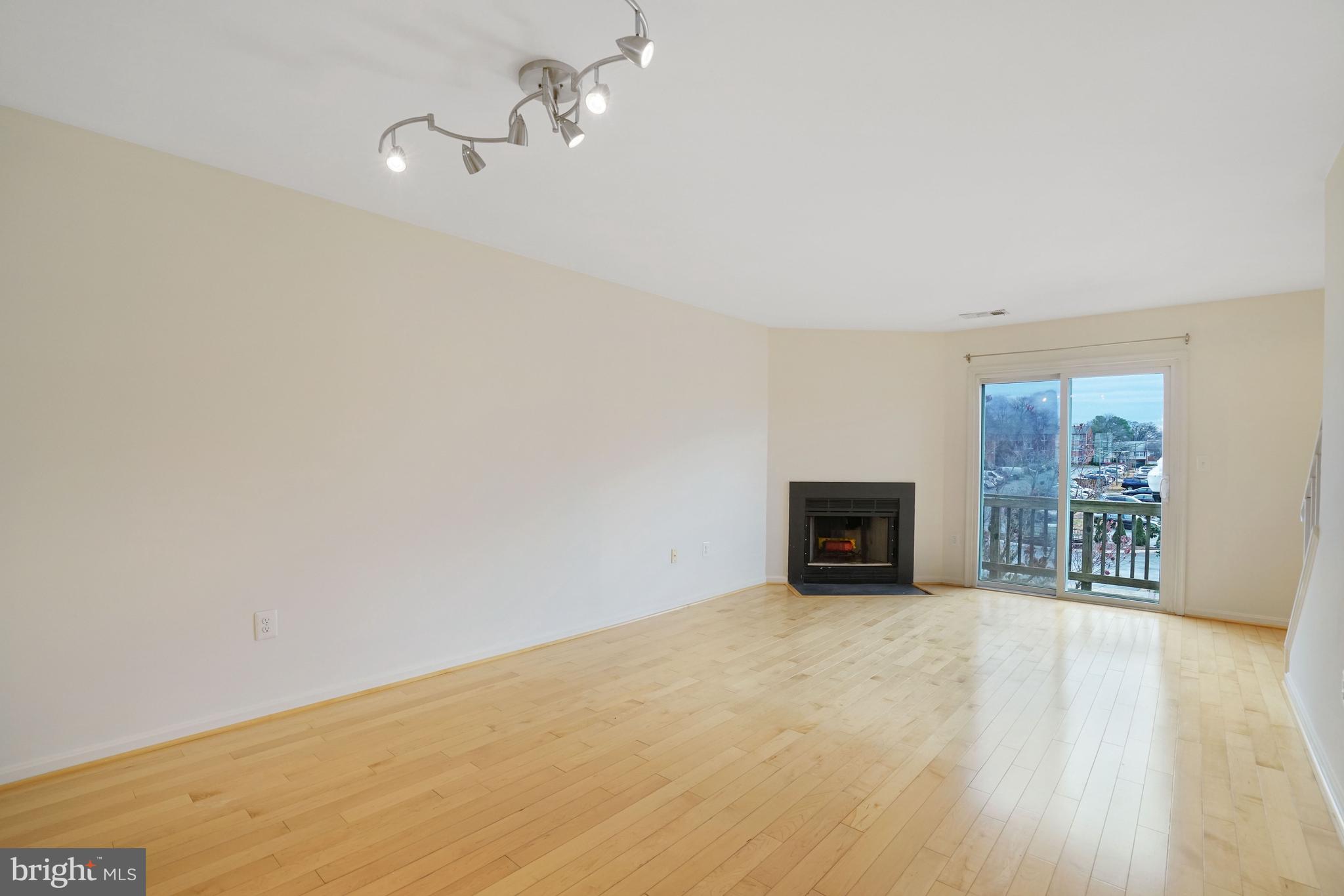 DUNDREE KNOLL - Residential