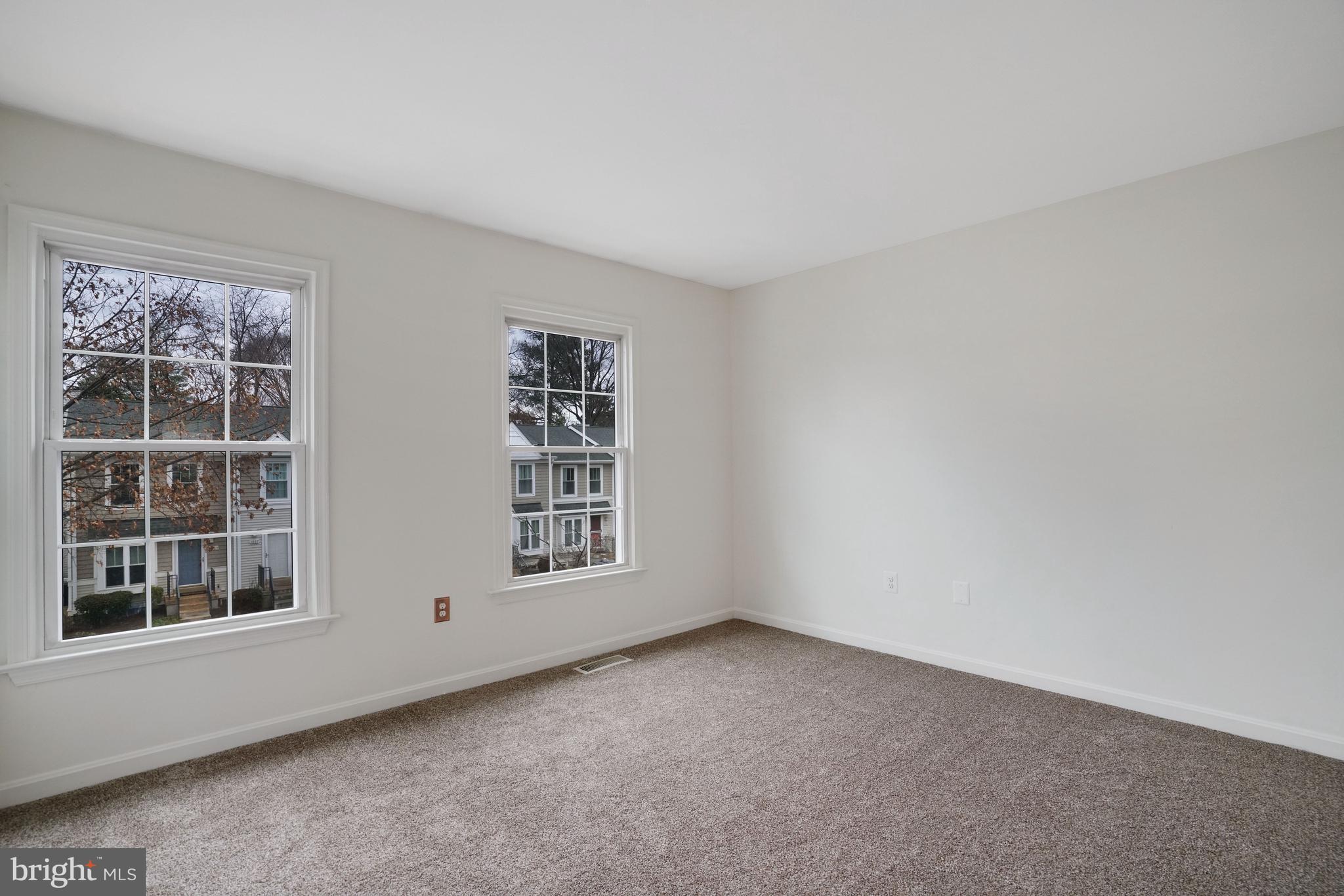 DUNDREE KNOLL - Residential