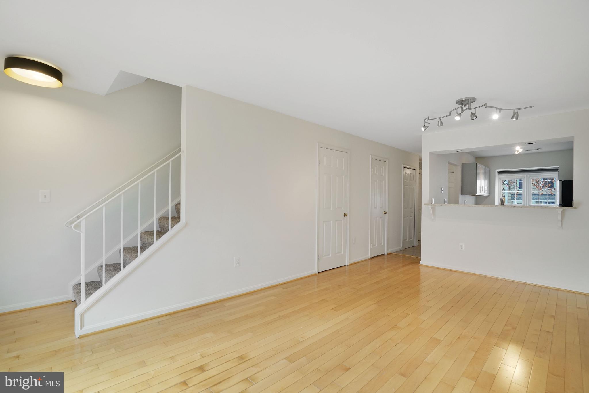 DUNDREE KNOLL - Residential