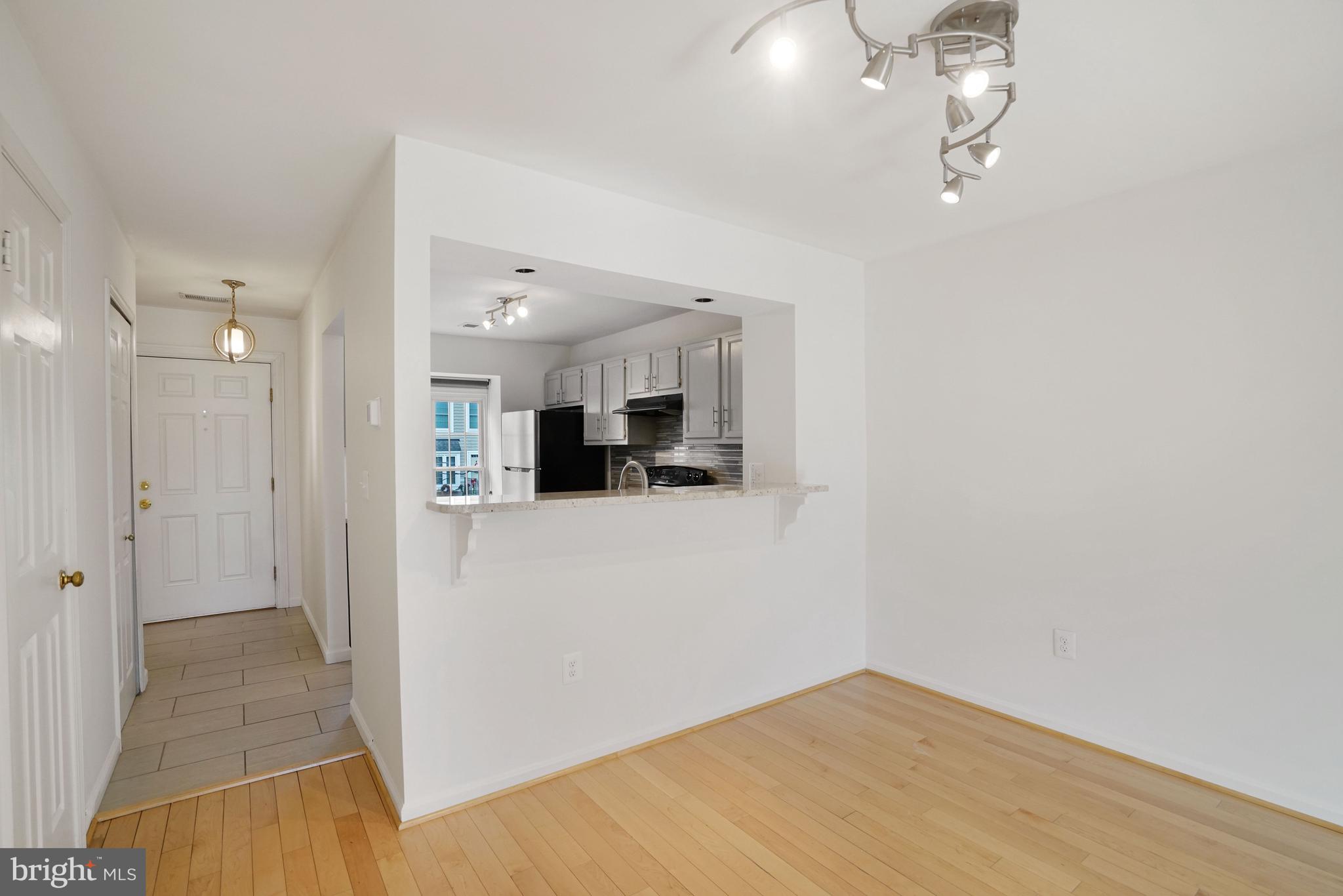 DUNDREE KNOLL - Residential