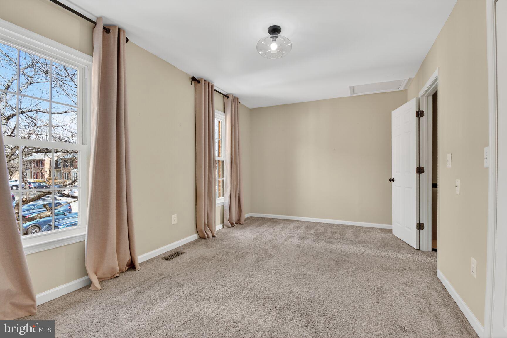 GROSVENOR PARK TOWNHOME CONDOMINIUMS - Residential