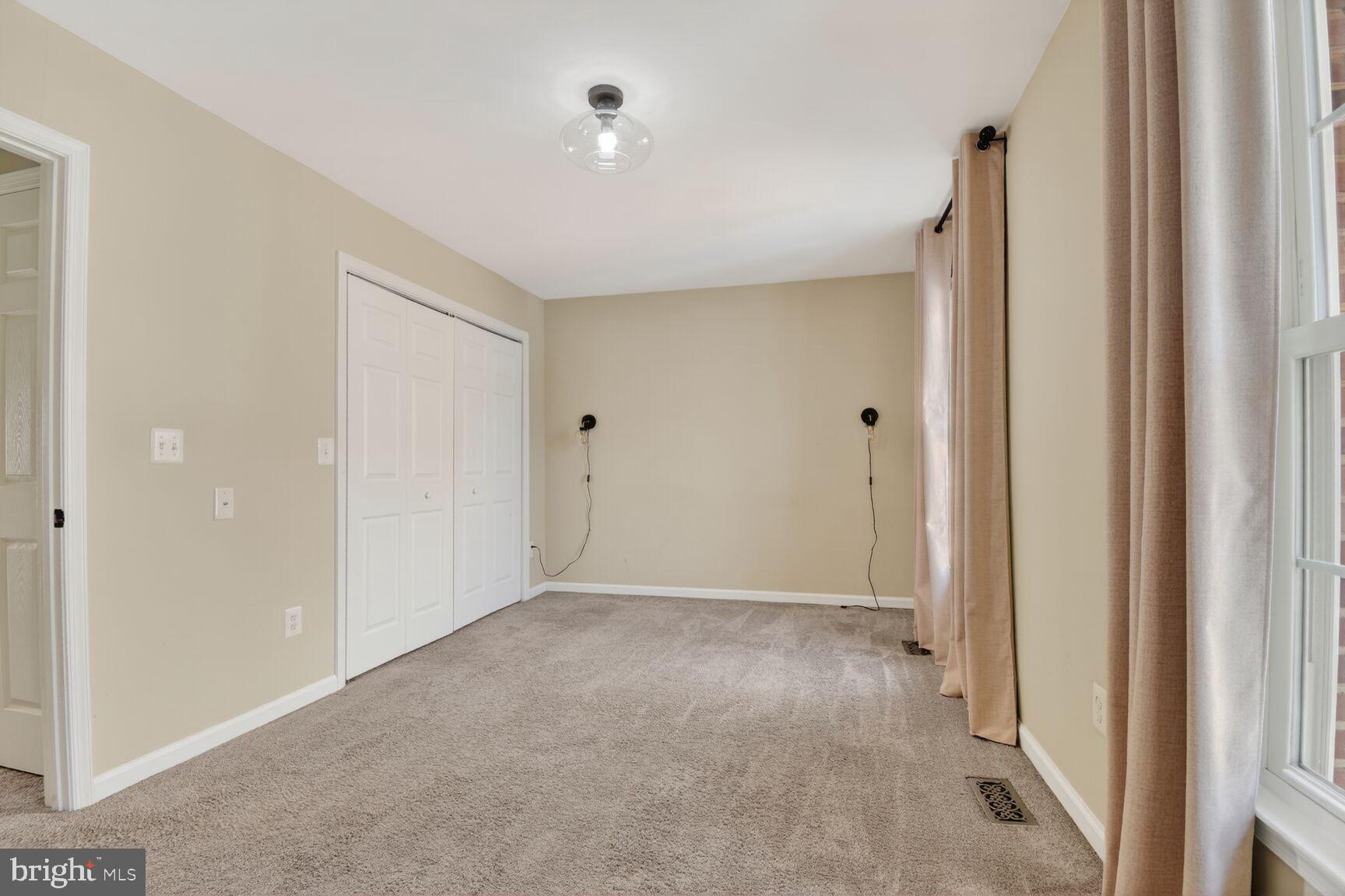 GROSVENOR PARK TOWNHOME CONDOMINIUMS - Residential