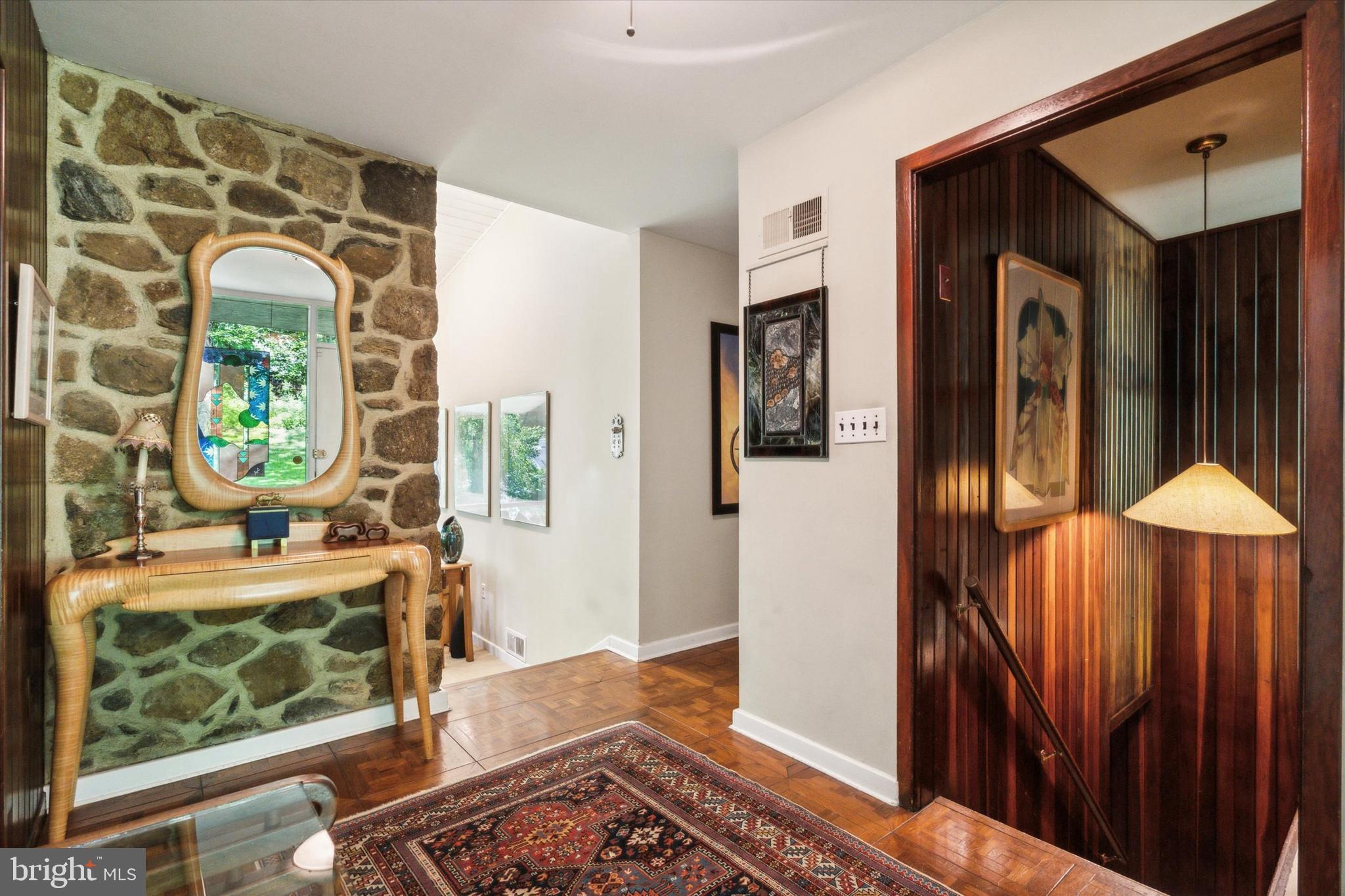 EAST FALLS - Residential