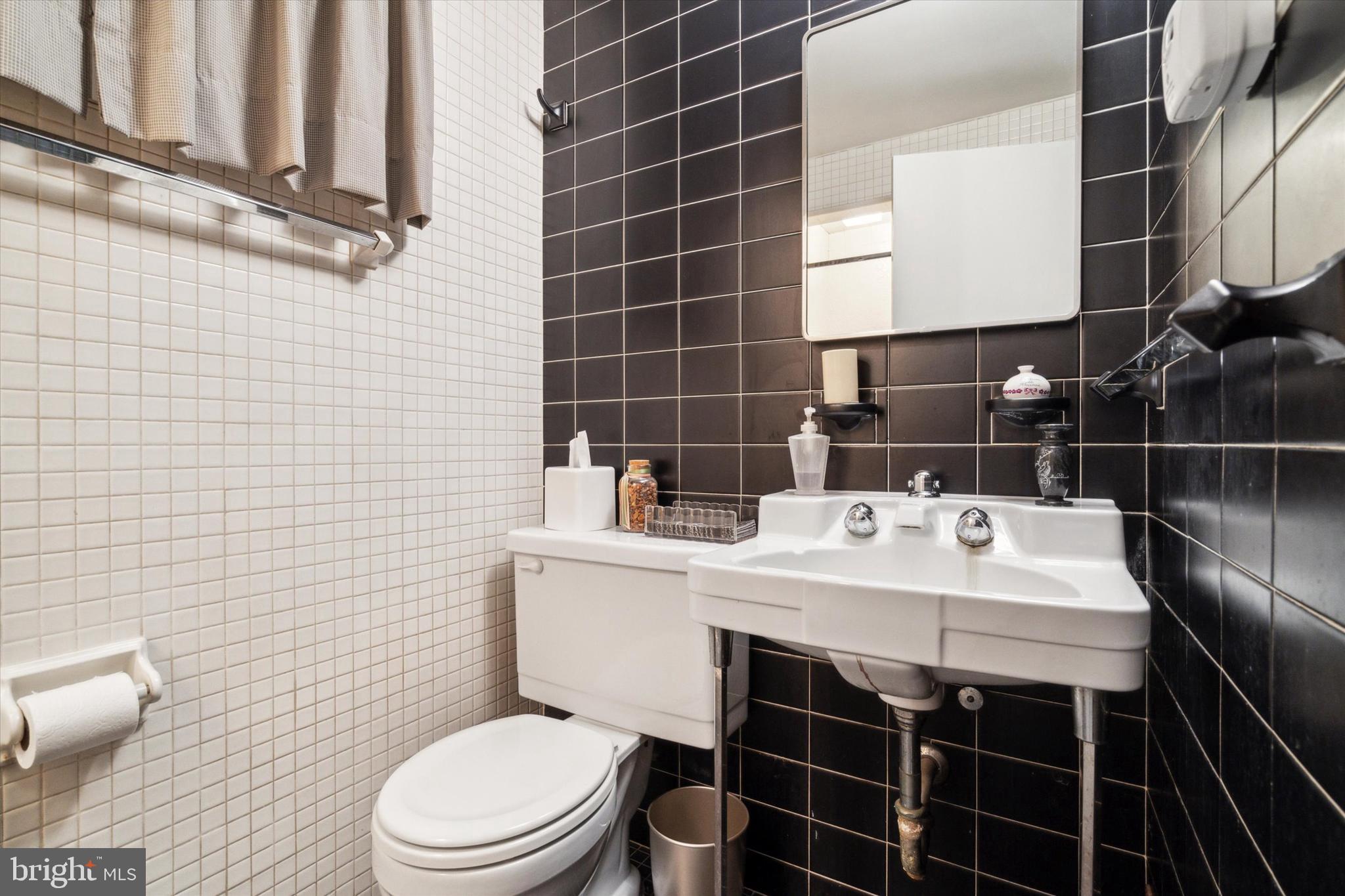 EAST FALLS - Residential