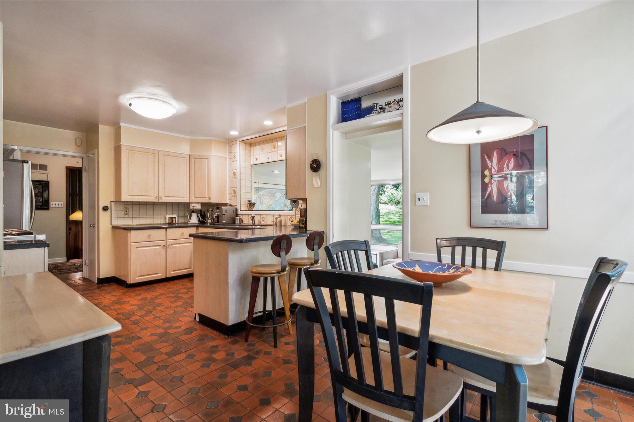 EAST FALLS - Residential