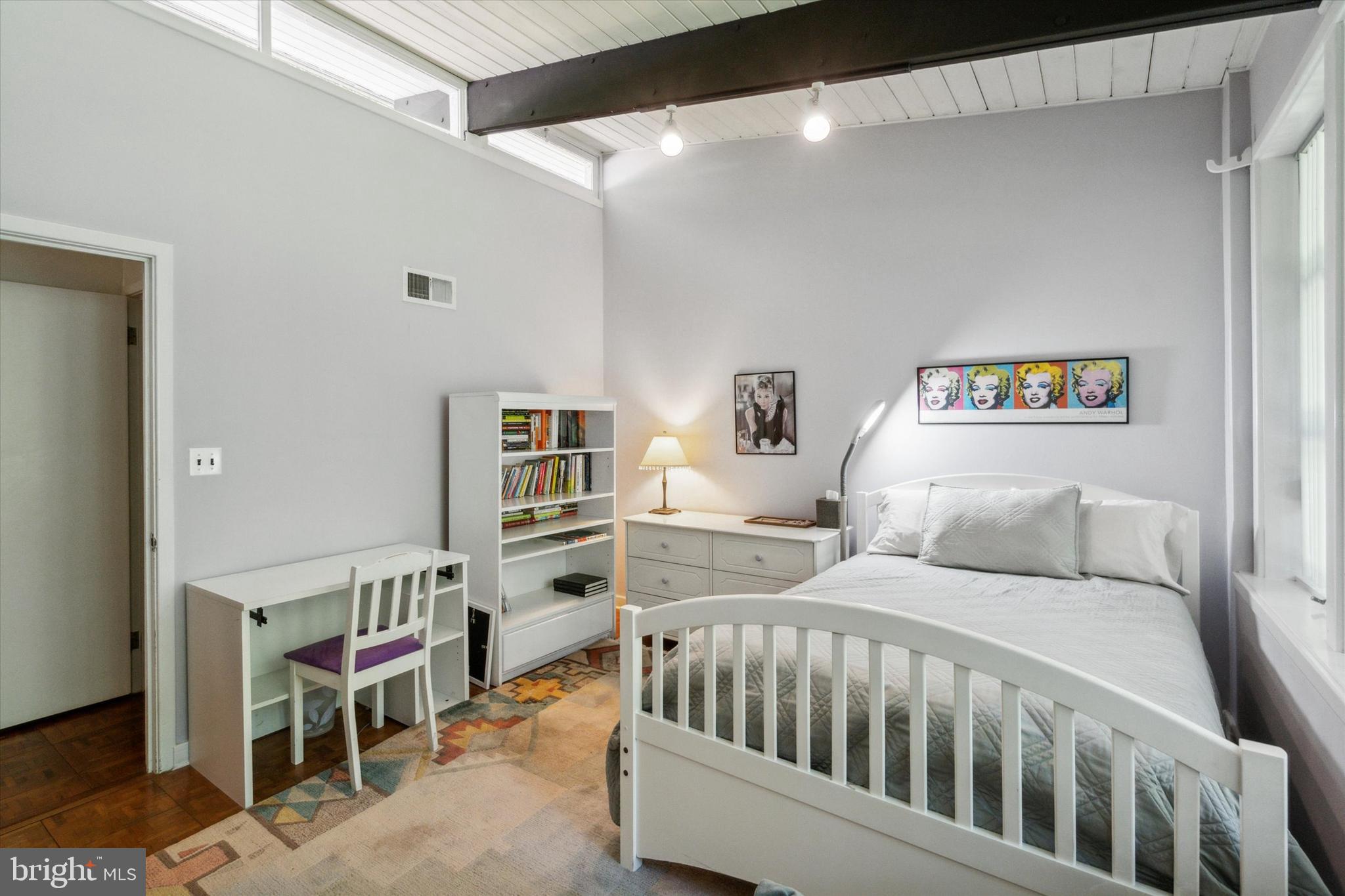 EAST FALLS - Residential