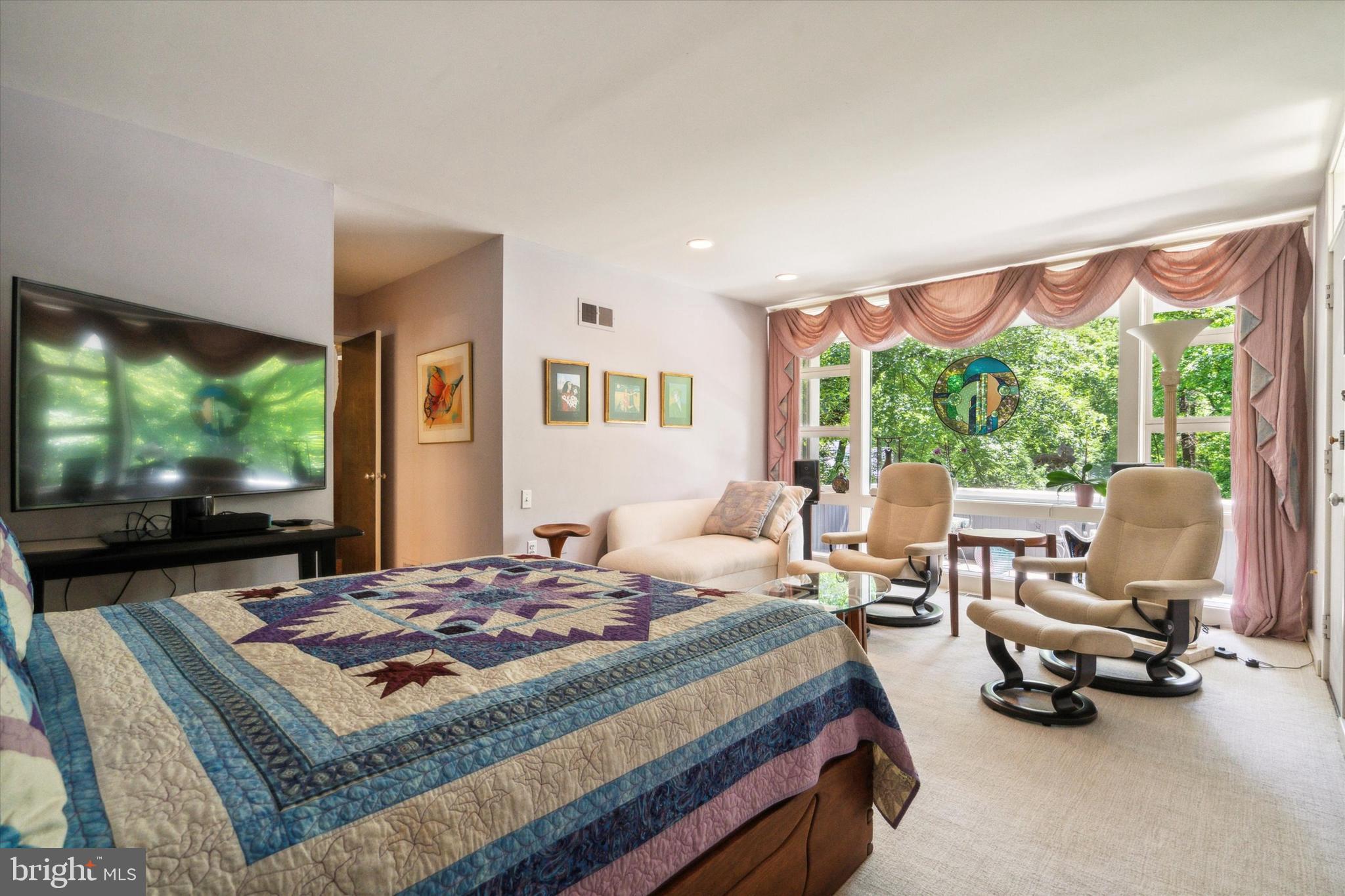 EAST FALLS - Residential