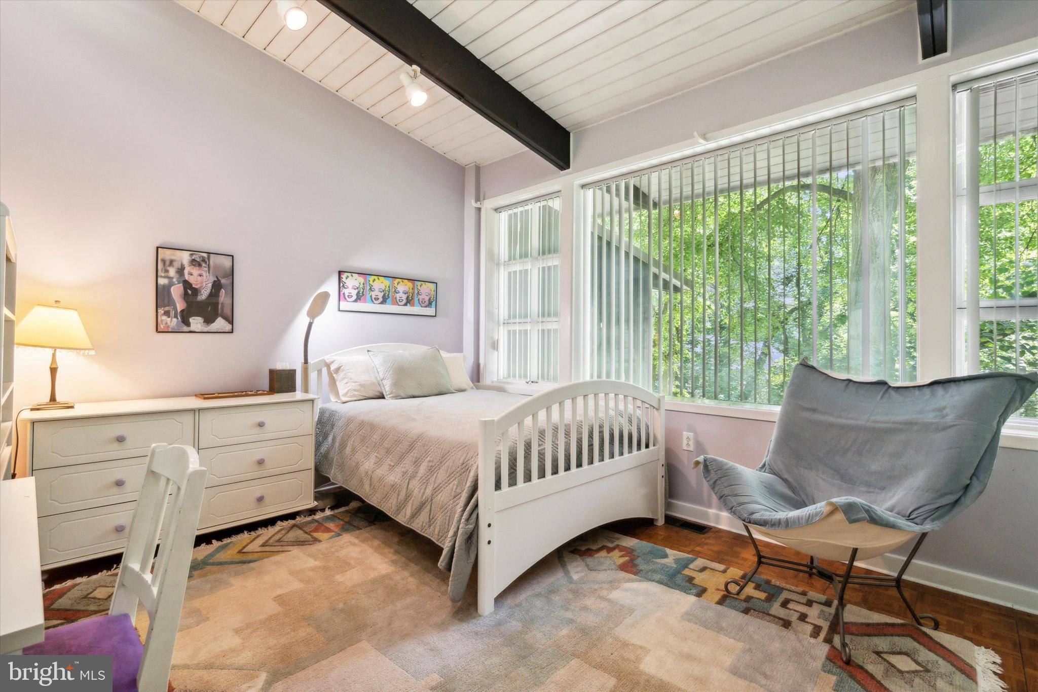 EAST FALLS - Residential