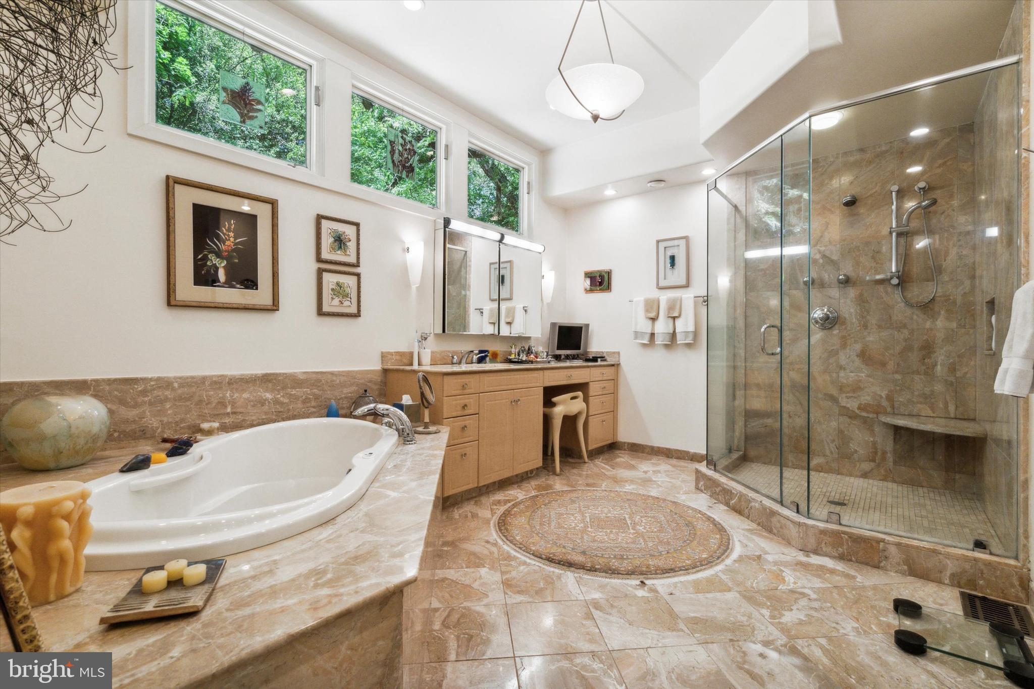 EAST FALLS - Residential